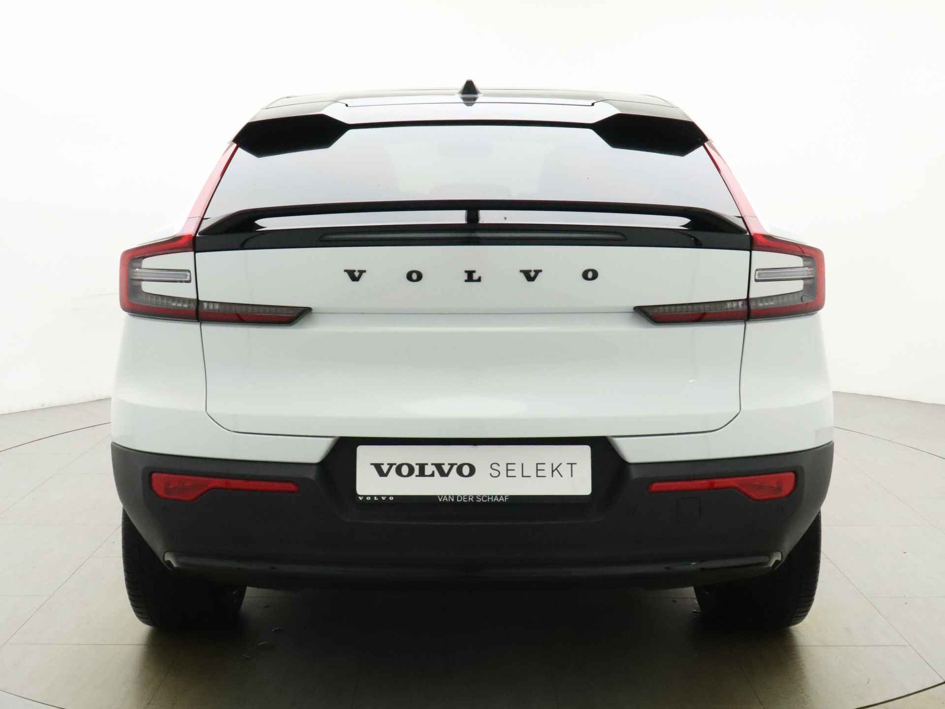 Volvo C40 Single Motor Extended Range Ultimate 82 kWh / H&K Audio / ACC / BLIS / 360 Camera / Elektr. Voorstoelen / Warmtepomp / Black Pack / Stoel & Stuurw. Verw. / - 8/41