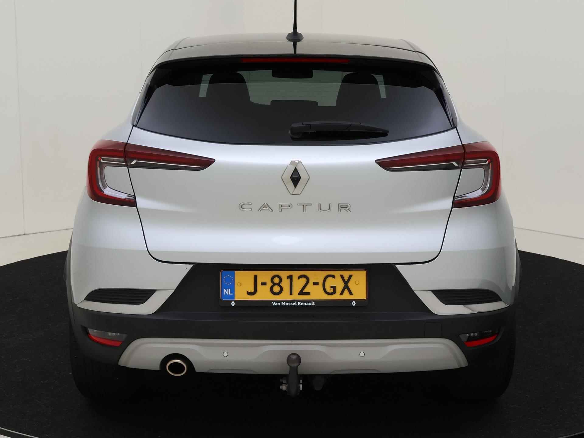 Renault Captur 1.3 TCe 130 Pk Intens / Navigatie / Parkeersensoren Voor en Achter / Camera Achter / Trekhaak / Climate Control / Keyles Entry - 5/28