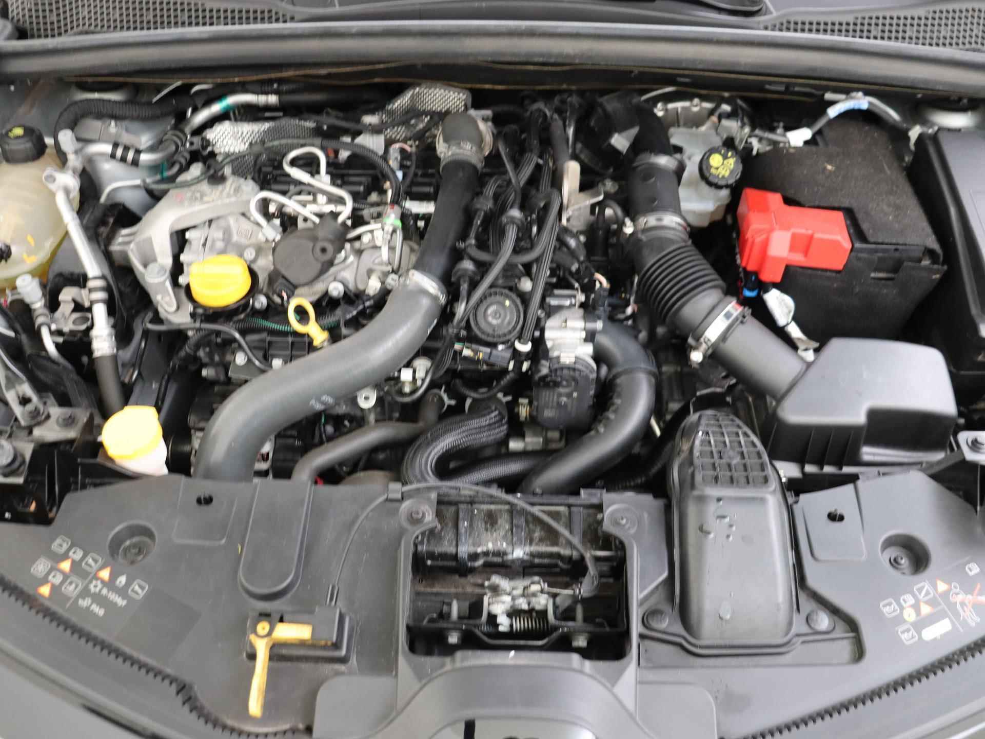 Renault Captur 1.3 TCe 130 Pk Intens / Navigatie / Parkeersensoren Voor en Achter / Camera Achter / Trekhaak / Climate Control / Keyles Entry - 28/28