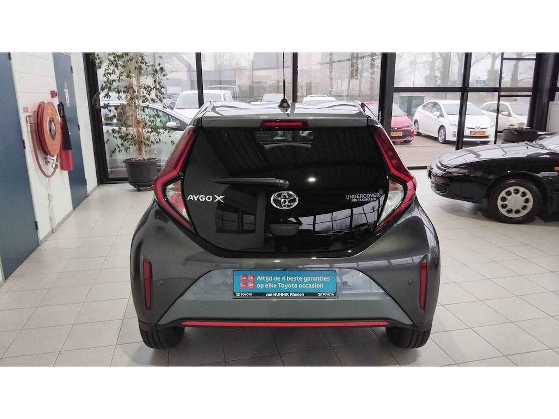 Toyota Aygo X 1.0 VVT-i Undercover | JBL | Stoelverw | LED | Camera | - 3/25