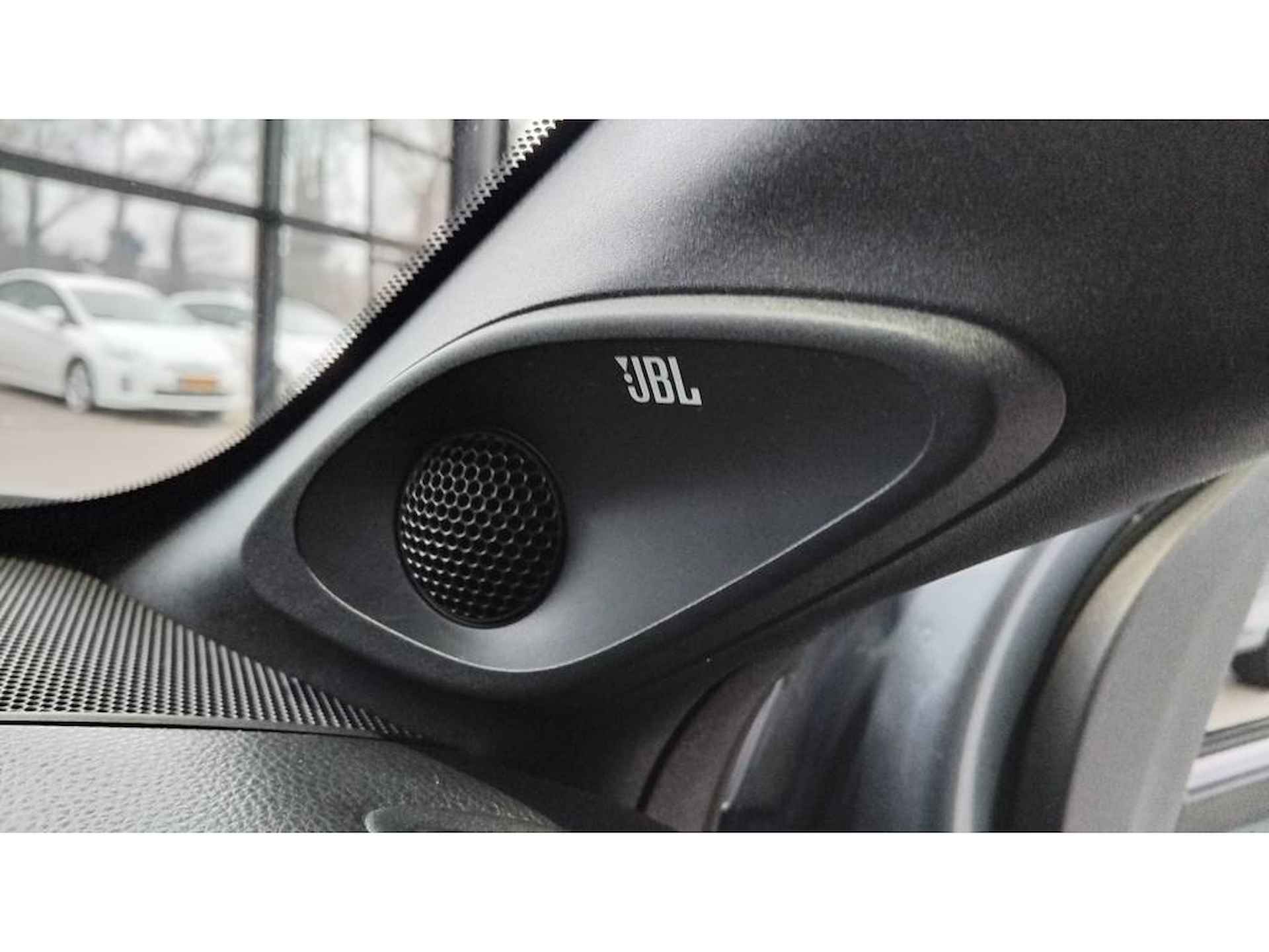 Toyota Aygo X 1.0 VVT-i Undercover | JBL | Stoelverw | LED | Camera | - 20/25