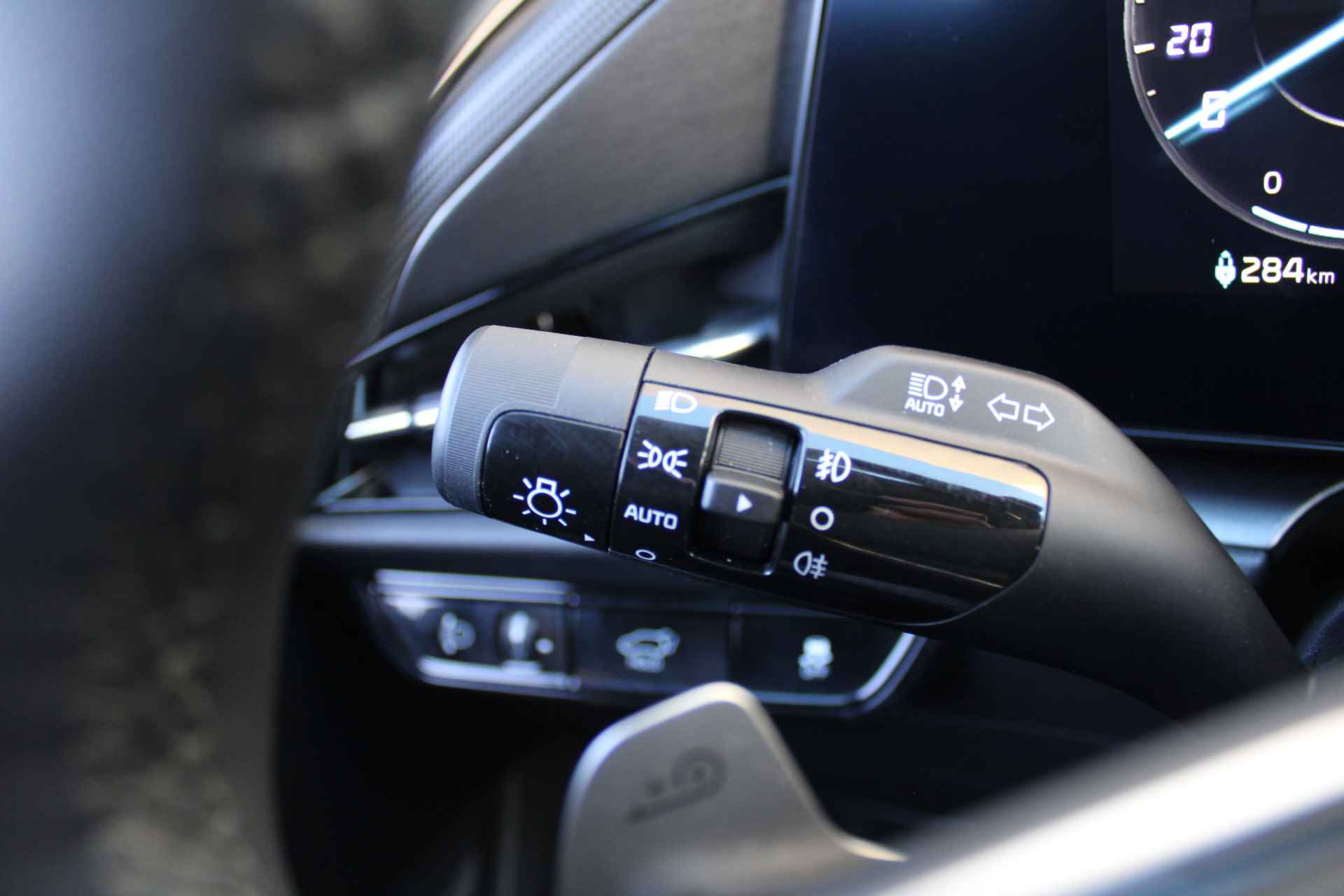 Kia Niro EV DynamicPlusLine 64.8 kWh | Airco | Navi | Camera | Cruise | 17" LM | PDC | - 12/38