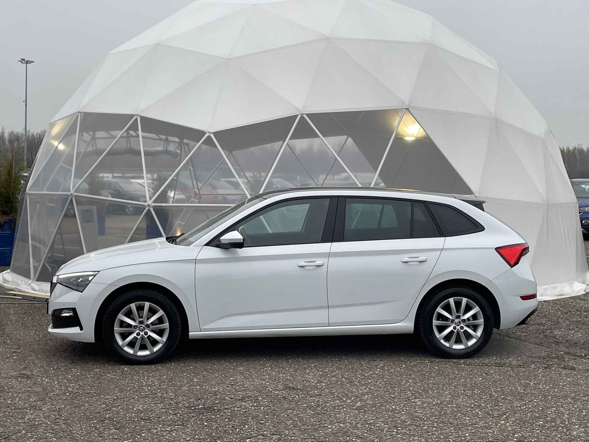 Škoda Scala 1.0 TSI Business Edition | Panoramadak | Camera | Carplay | Cruise Control | LED | Stoelverwarming | - 17/39