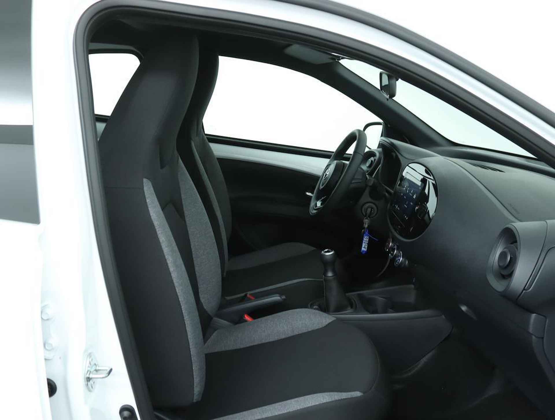 Toyota Aygo X 1.0 VVT-i MT play Actieprijs | € 19950 |Nieuw uit voorraad | Direct rijden | - 18/42