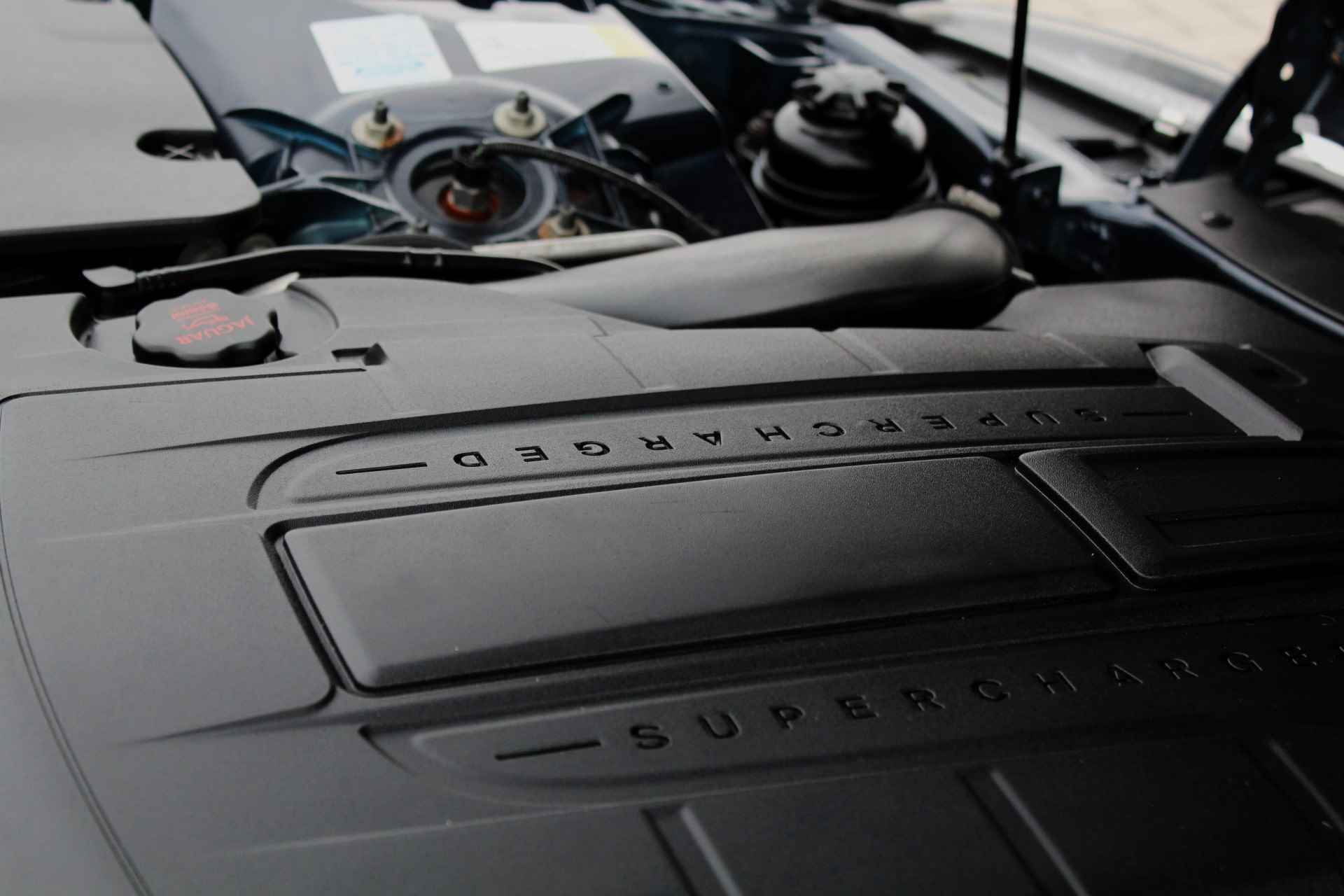 Jaguar XKR 4.2 V8 Coupé NL-auto! 2e eig.! 70859KM! - 36/38