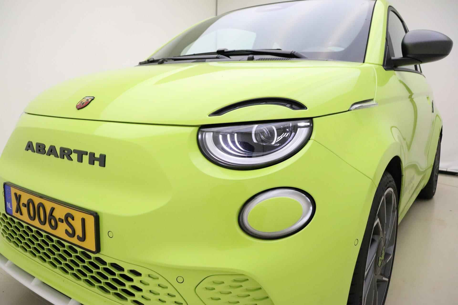 Fiat 500 Abarth Turismo 42 kWh | Acid Green | Alcantara sportinterieur | Full LED koplampen | Panoramadak | Navi | Camera | Dodehoek detectie - 20/46