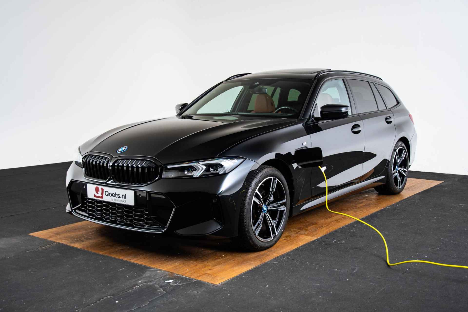 BMW 3-serie Touring 320e M Sport - Panoramadak - Comfort Access - Parking Assistant - HiFi System - Stoelen verwarmd en elektrisch verstelbaar - 52/63