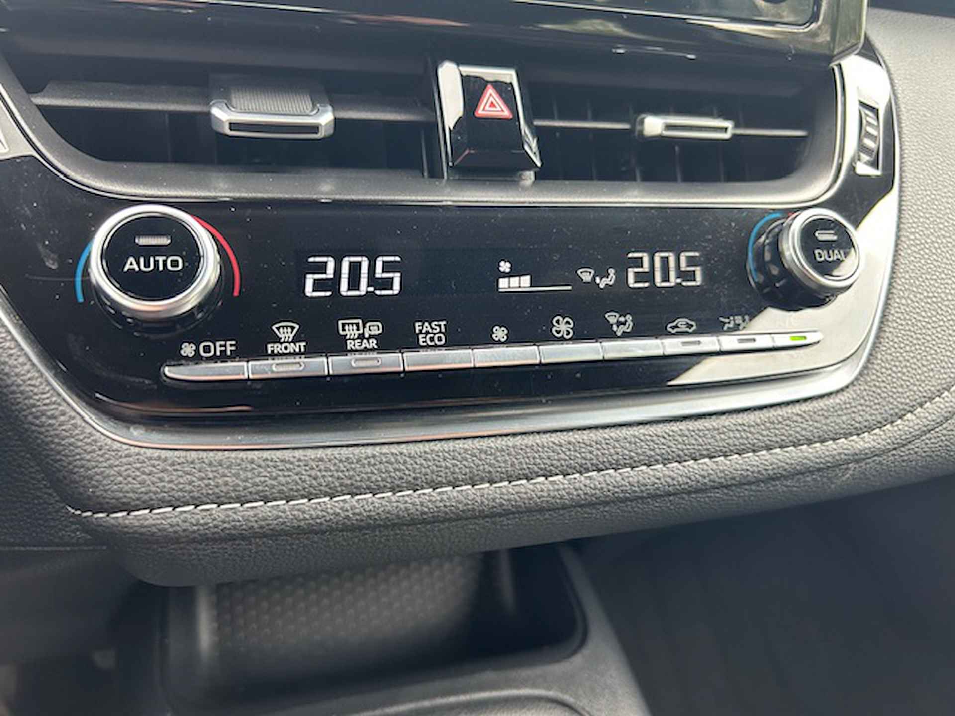 TOYOTA Corolla Touring Sports 1.8 Hybrid CVT Active | Navigatie | Camera | Climate control | All season banden | Apple carplay/ Android auto | Cruise conrol - 21/23