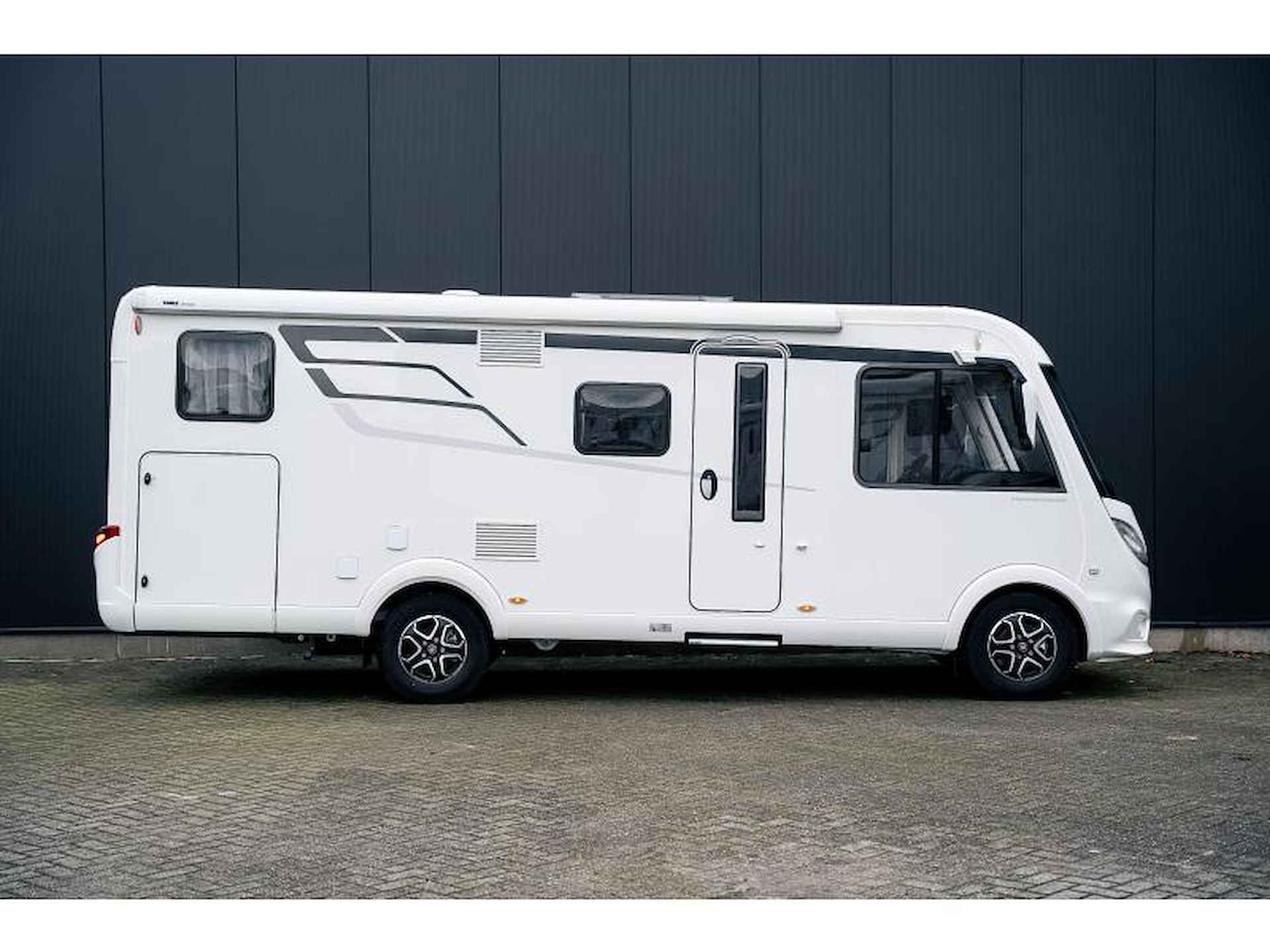 Hymer Exis-i 580 Pure uitvoering - 3/25