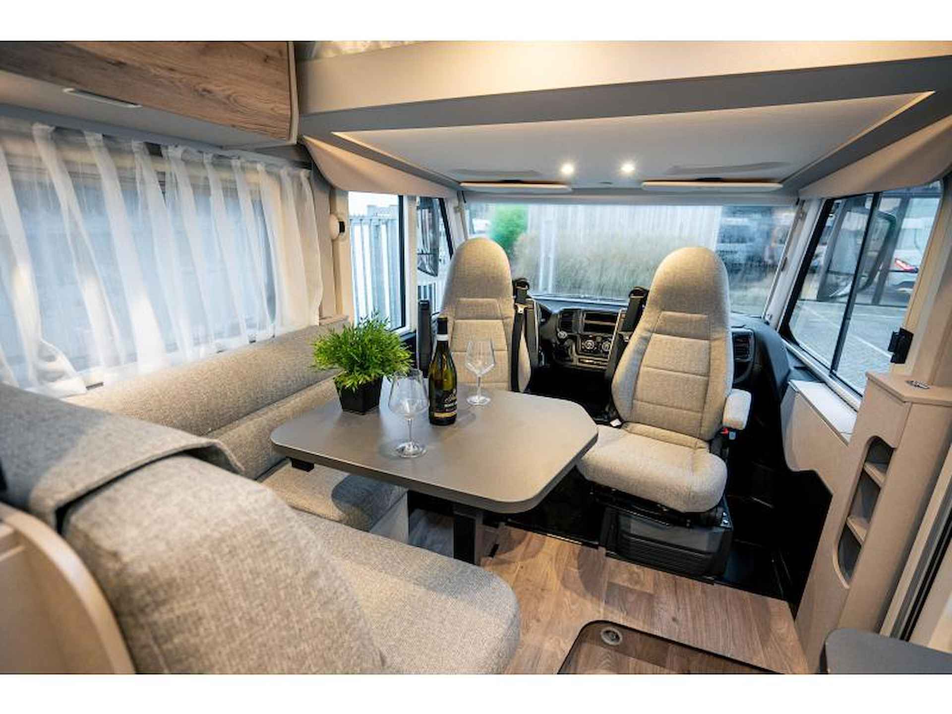 Hymer Exis-i 580 Pure uitvoering - 16/25