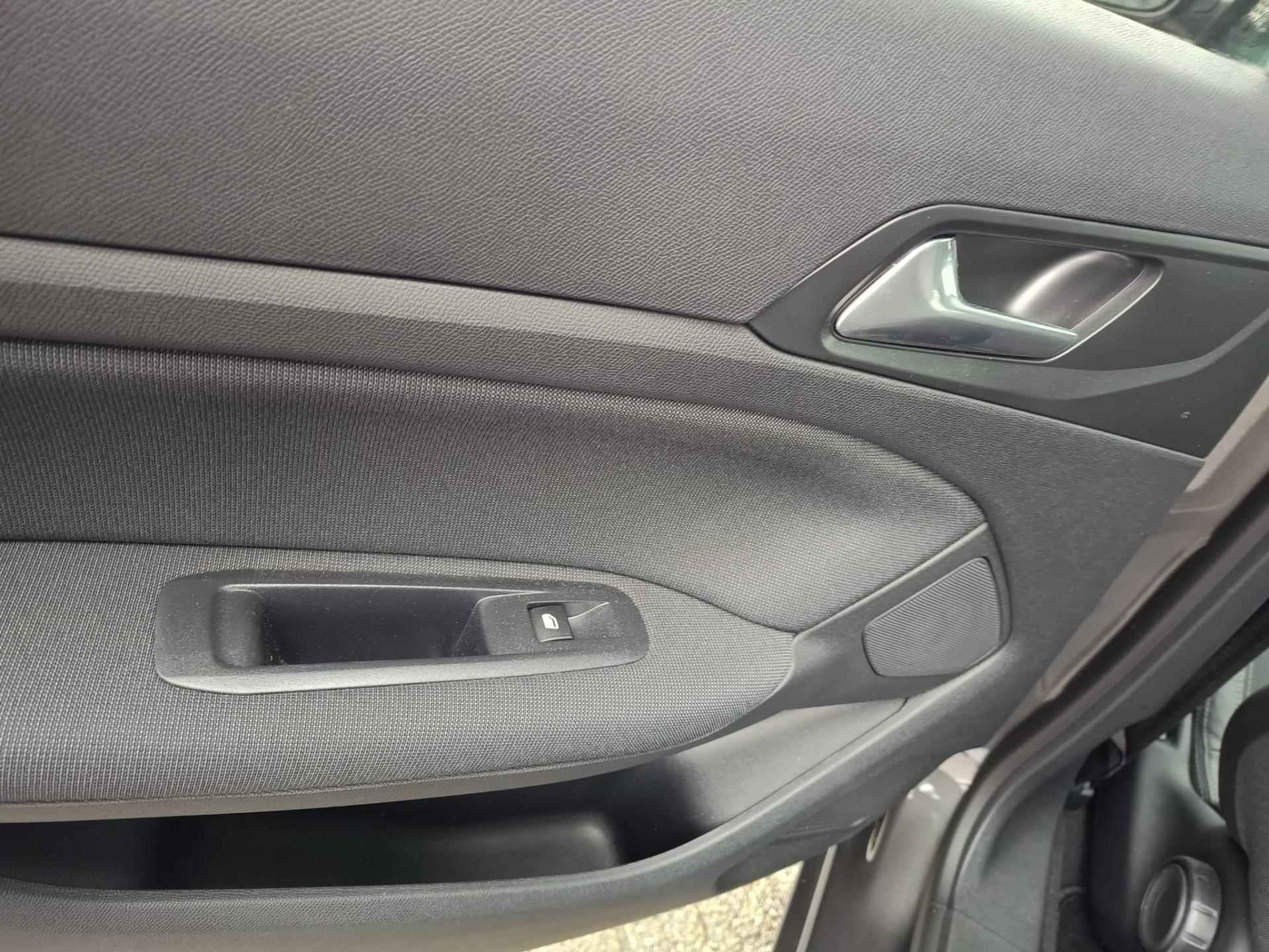 Peugeot 308 5-deurs Allure 1.2 PureTech 130pk H6 PANODAK | NAVI | DAB+ | KEYLESS ENTRY | PARKEERHULP V+A - 36/53