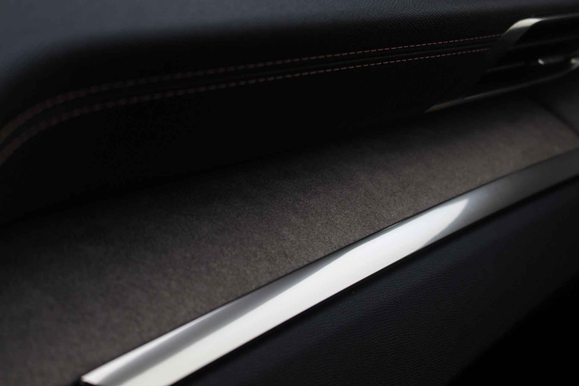 Peugeot 3008 1.6 225PK GT Black Pack HYbrid | FULL OPT.! | Adaptieve | 360 Camera | Massage | Adaptieve Cruise Adaptieve Cruise | Clima | Carplay | Keyless Entry | Virtueel Dashboard | Focal Audio | Leder/Alcantara - 40/53