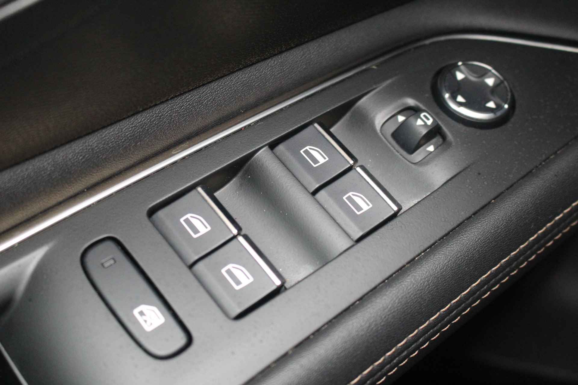 Peugeot 3008 1.6 225PK GT Black Pack HYbrid | FULL OPT.! | Adaptieve | 360 Camera | Massage | Adaptieve Cruise Adaptieve Cruise | Clima | Carplay | Keyless Entry | Virtueel Dashboard | Focal Audio | Leder/Alcantara - 41/53