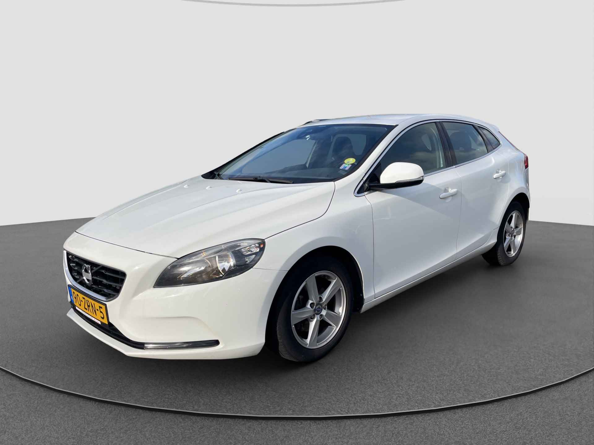 Volvo V40 1.6 D2 Momentum Camera | Navigatie - 4/30