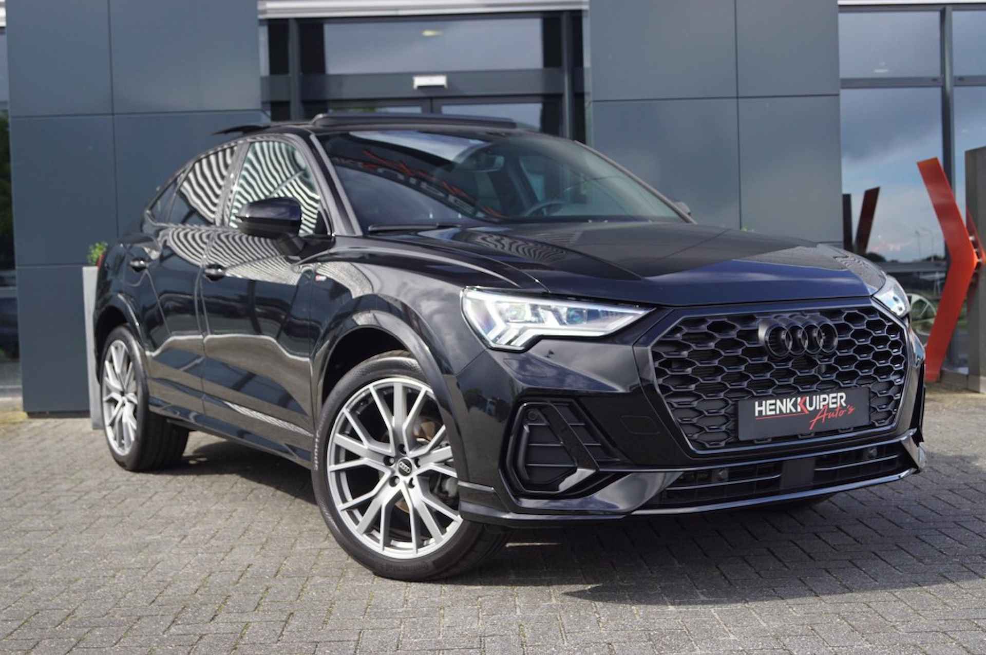 AUDI Q3 Sportback 35TFSI S-Tronic S-Line Panodak / 19 Inch LM / Matrix LED/Virtual - 10/56