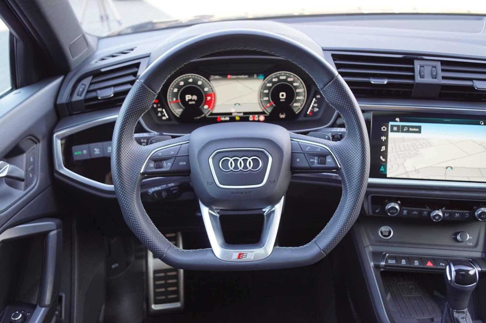 AUDI Q3 Sportback 35TFSI S-Tronic S-Line Panodak / 19 Inch LM / Matrix LED/Virtual - 11/56