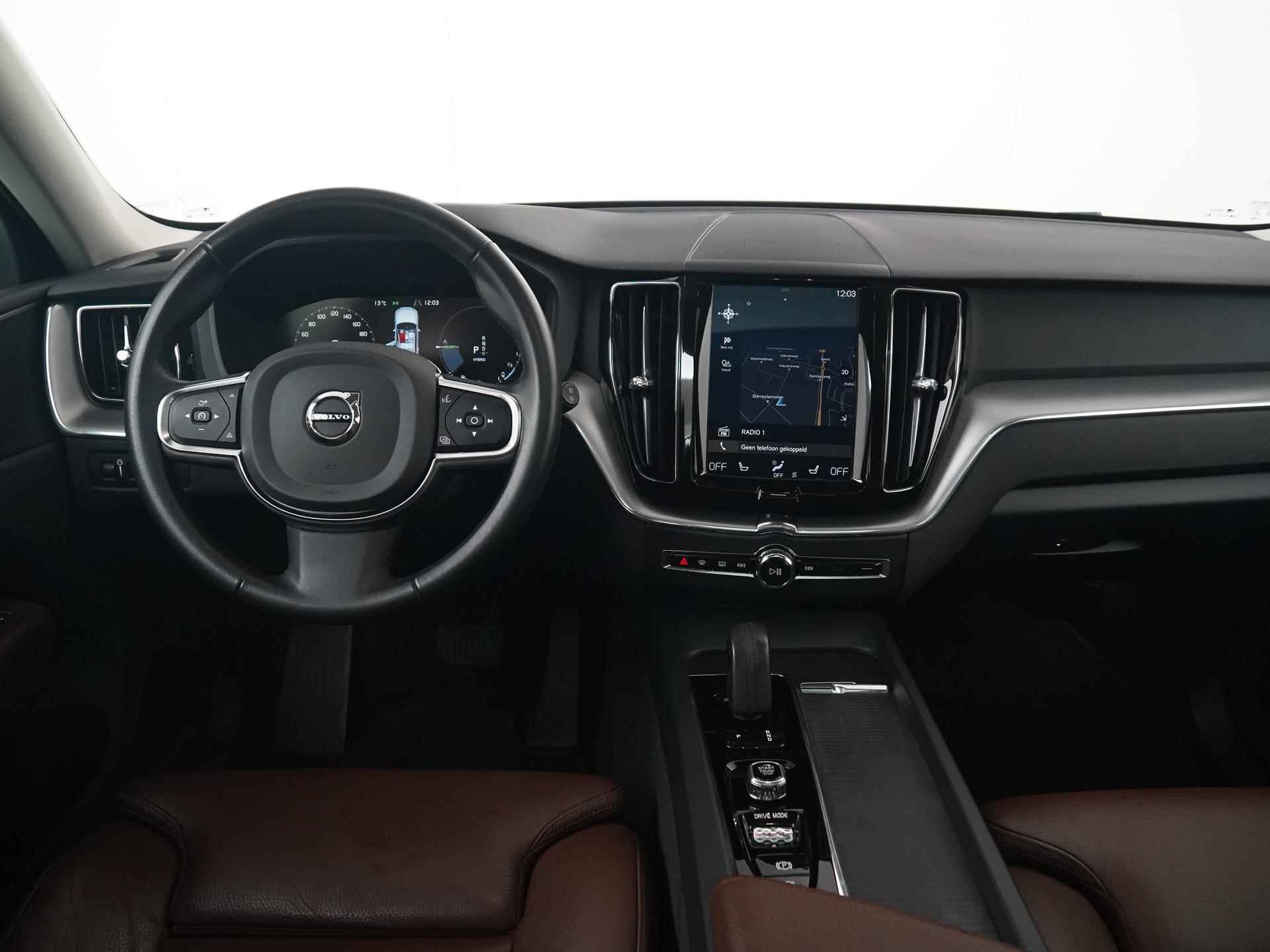 Volvo XC60 2.0 T8 Recharge AWD Luxury Line | Leder | Panoramadak | Head Up | 360 Camera | Zondag Open! - 5/44