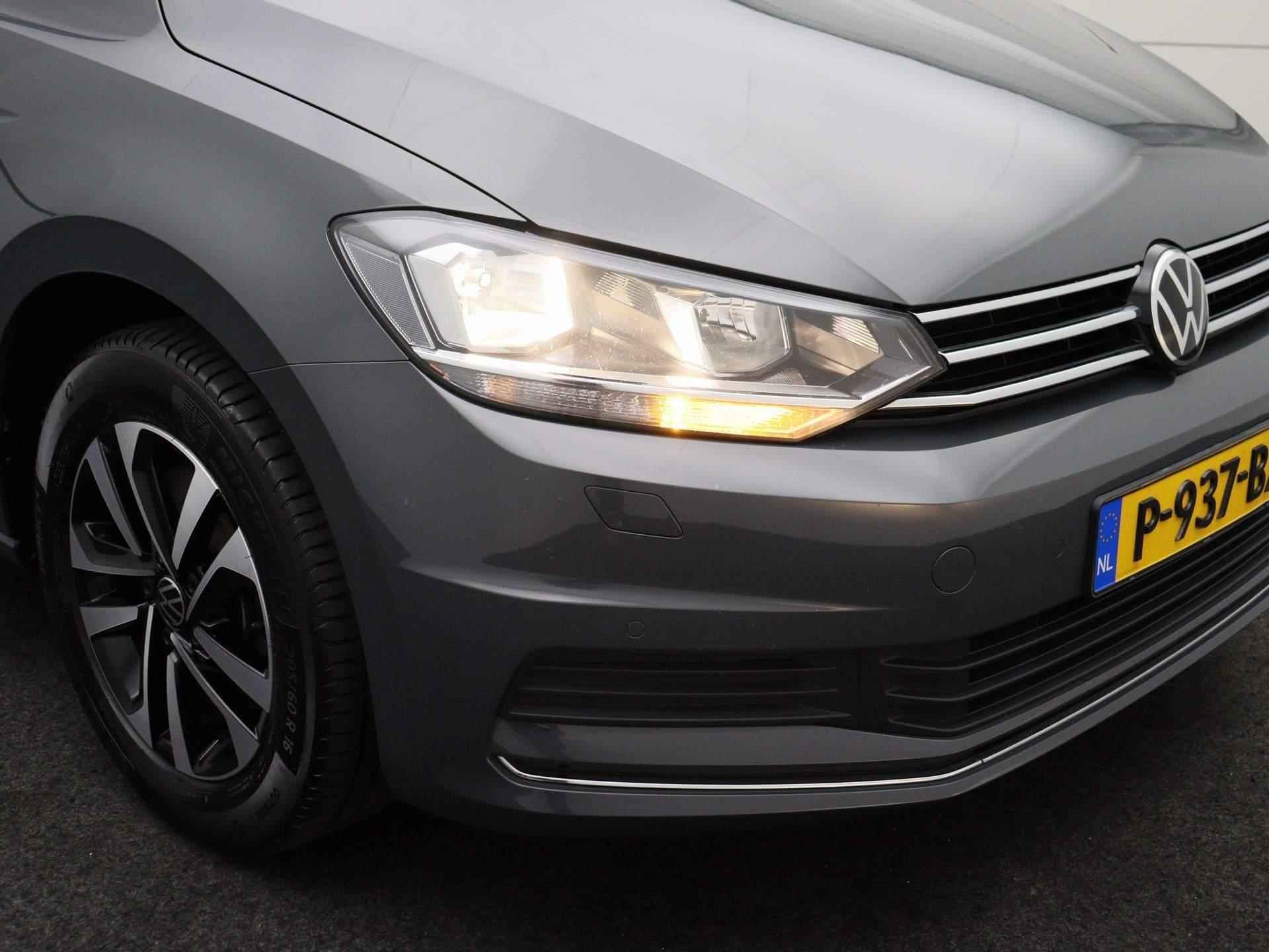 Volkswagen Touran Highline 7p. 1.5 TSI 150pk DSG Automaat Trekhaak, 3e zitrij, Adaptive cruise control, LED verlichting, Navigatie, Parkeersensoren, Stoelverwarming - 37/45