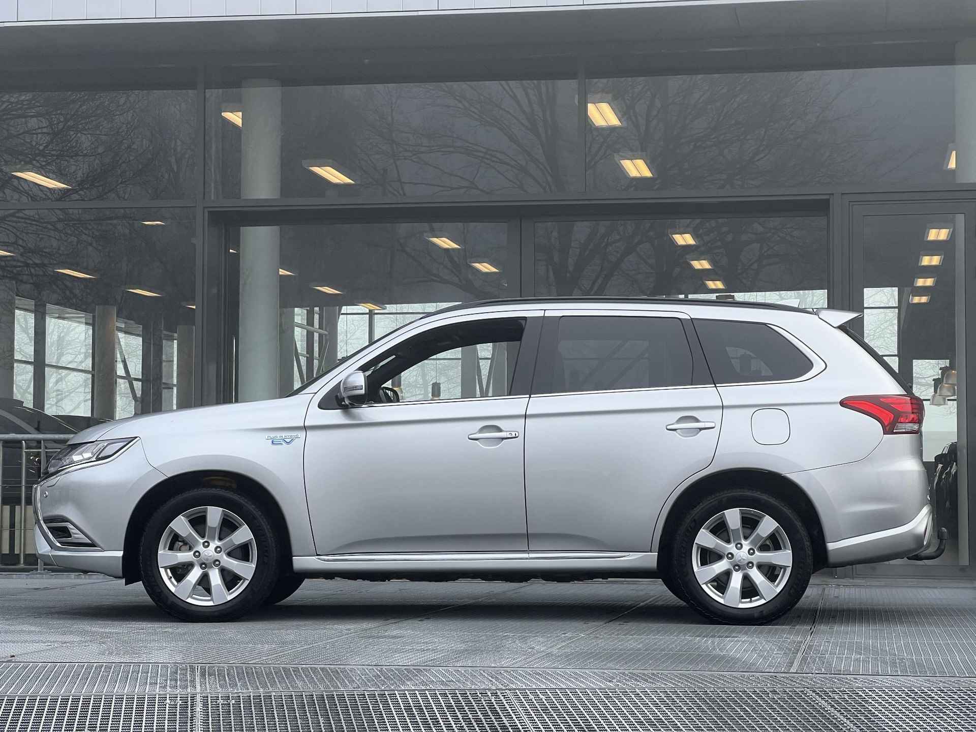 Mitsubishi Outlander 2.4 PHEV S-Edition | Sunroof | Afneembare trekhaak | Carplay | - 19/41