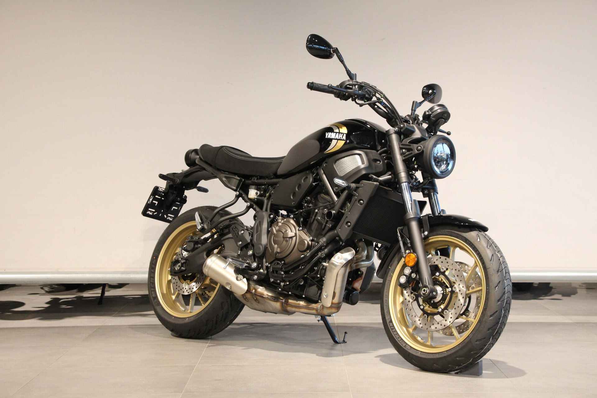 Yamaha XSR 700 ABS - 2/13