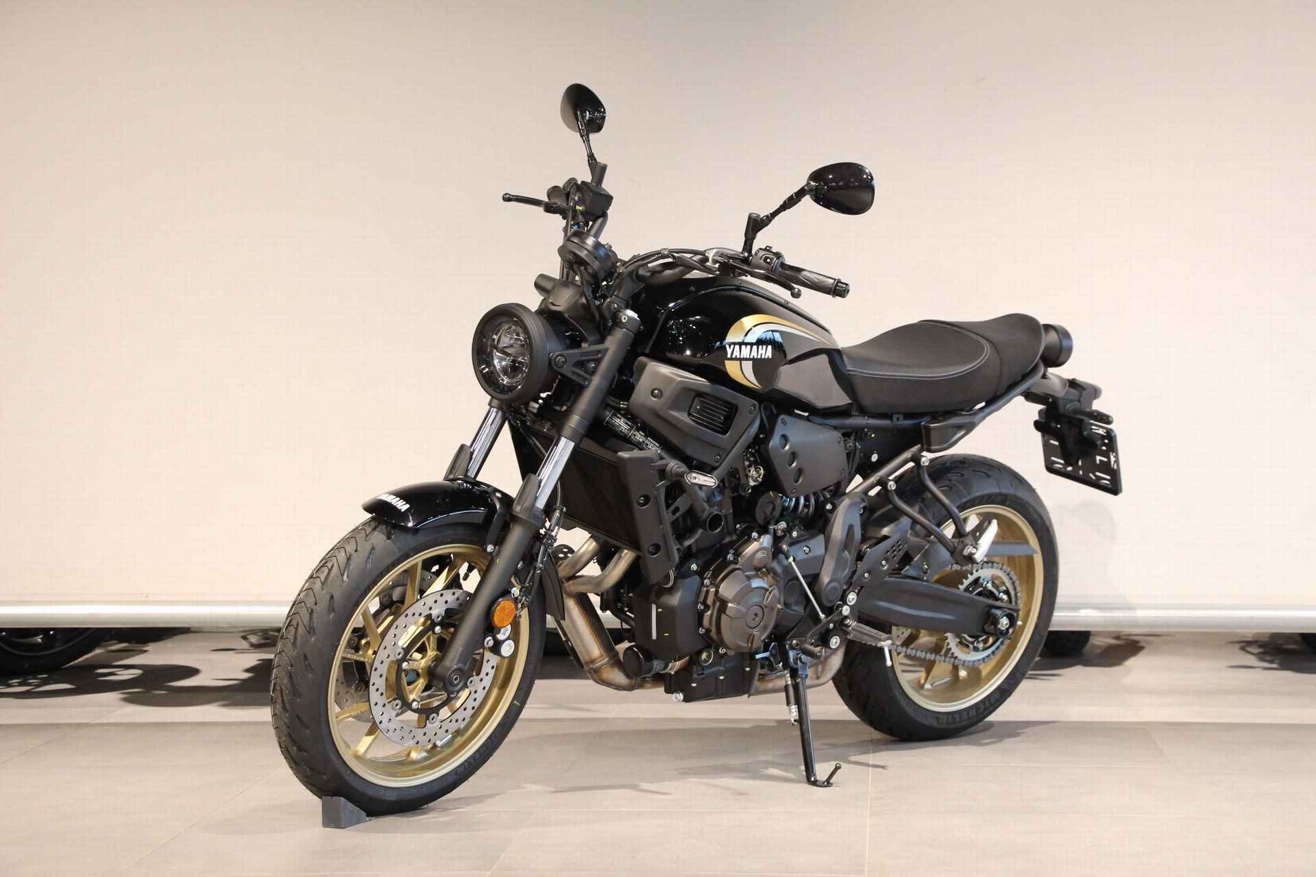 Yamaha XSR 700 ABS - 4/13