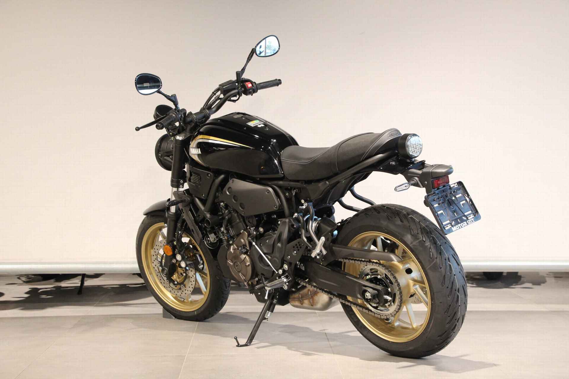 Yamaha XSR 700 ABS - 6/13