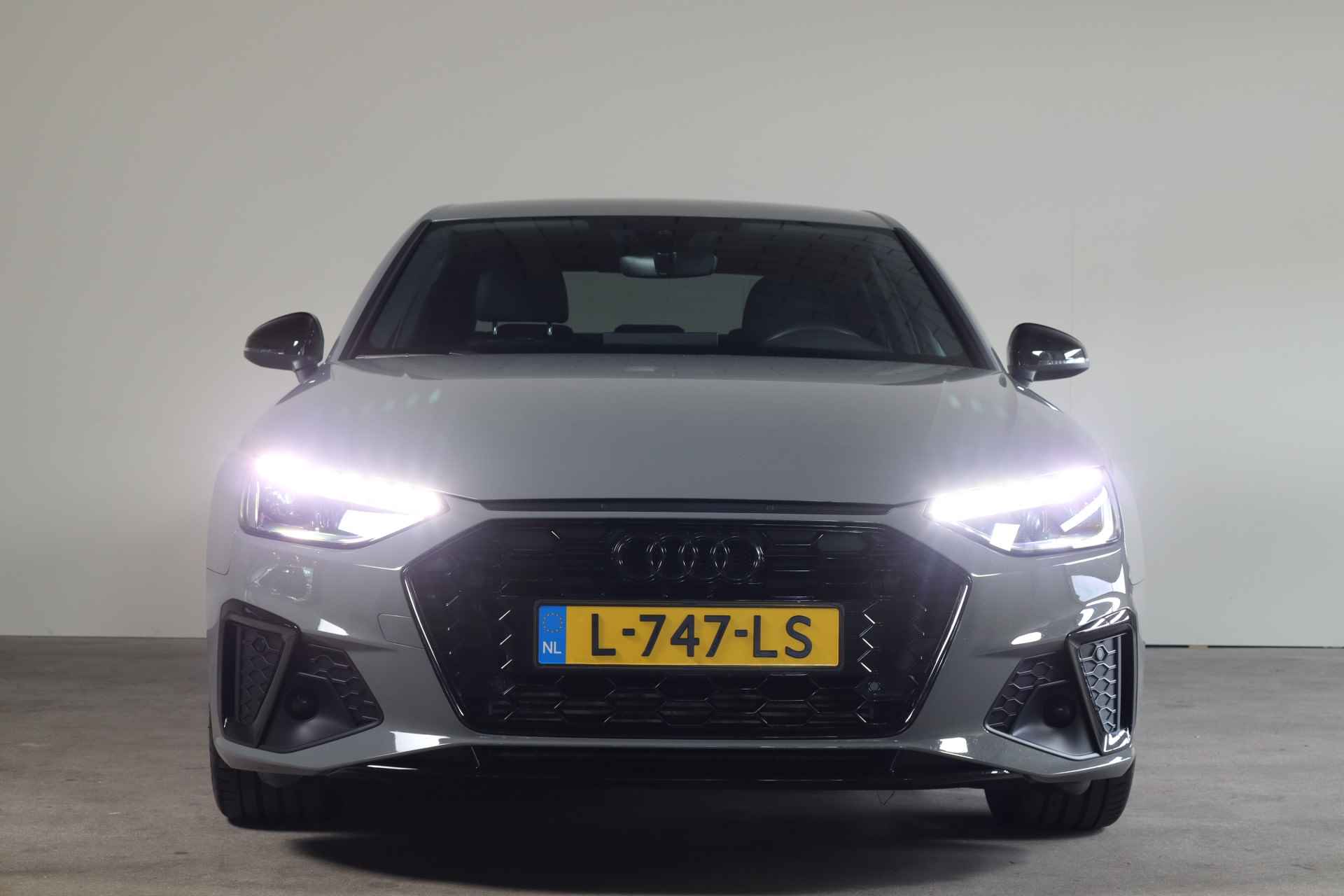 Audi A4 Limousine 35 TFSI S edition Competition NL-Auto!! Carplay I Dig.Display - 4/41