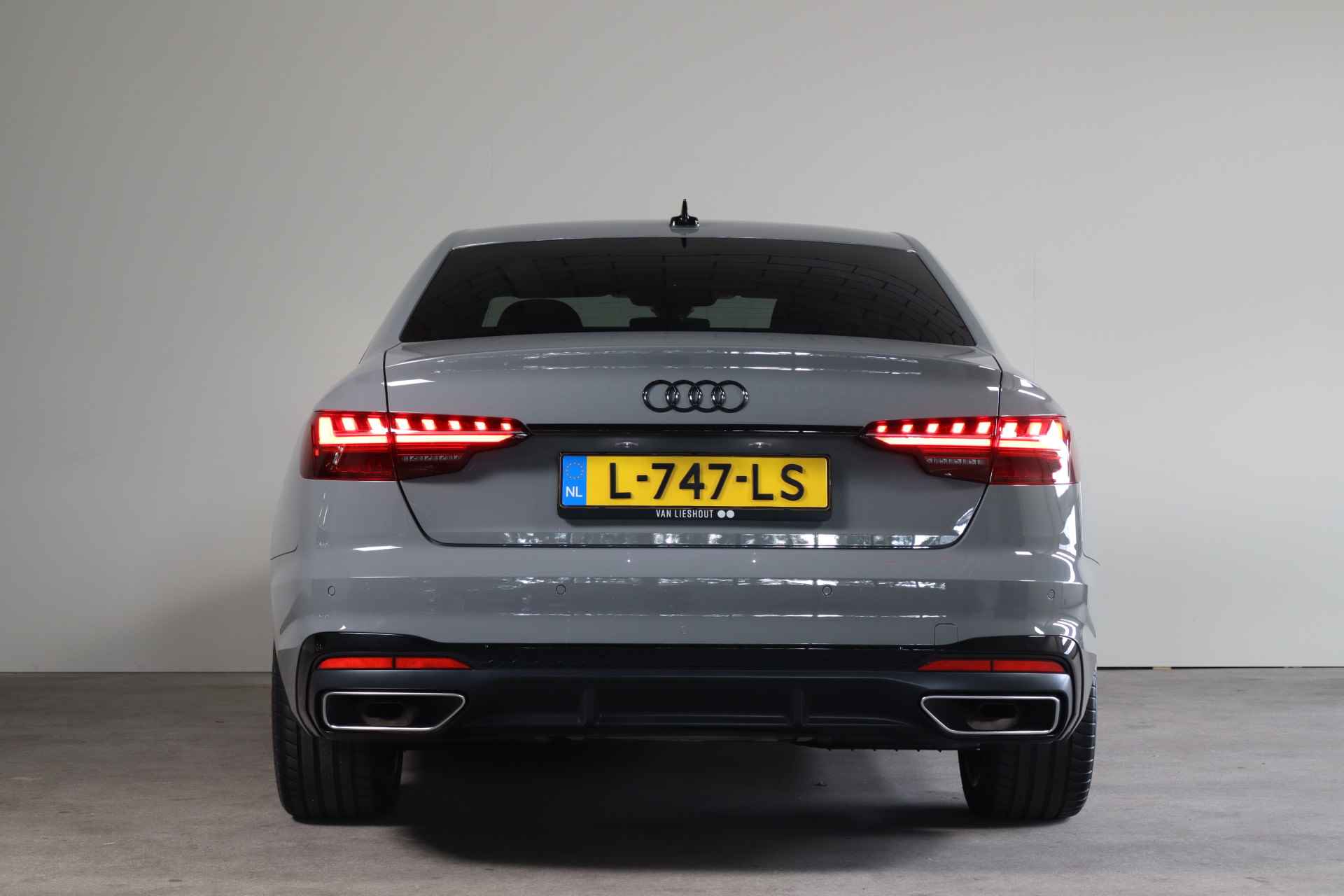 Audi A4 Limousine 35 TFSI S edition Competition NL-Auto!! Carplay I Dig.Display - 5/41