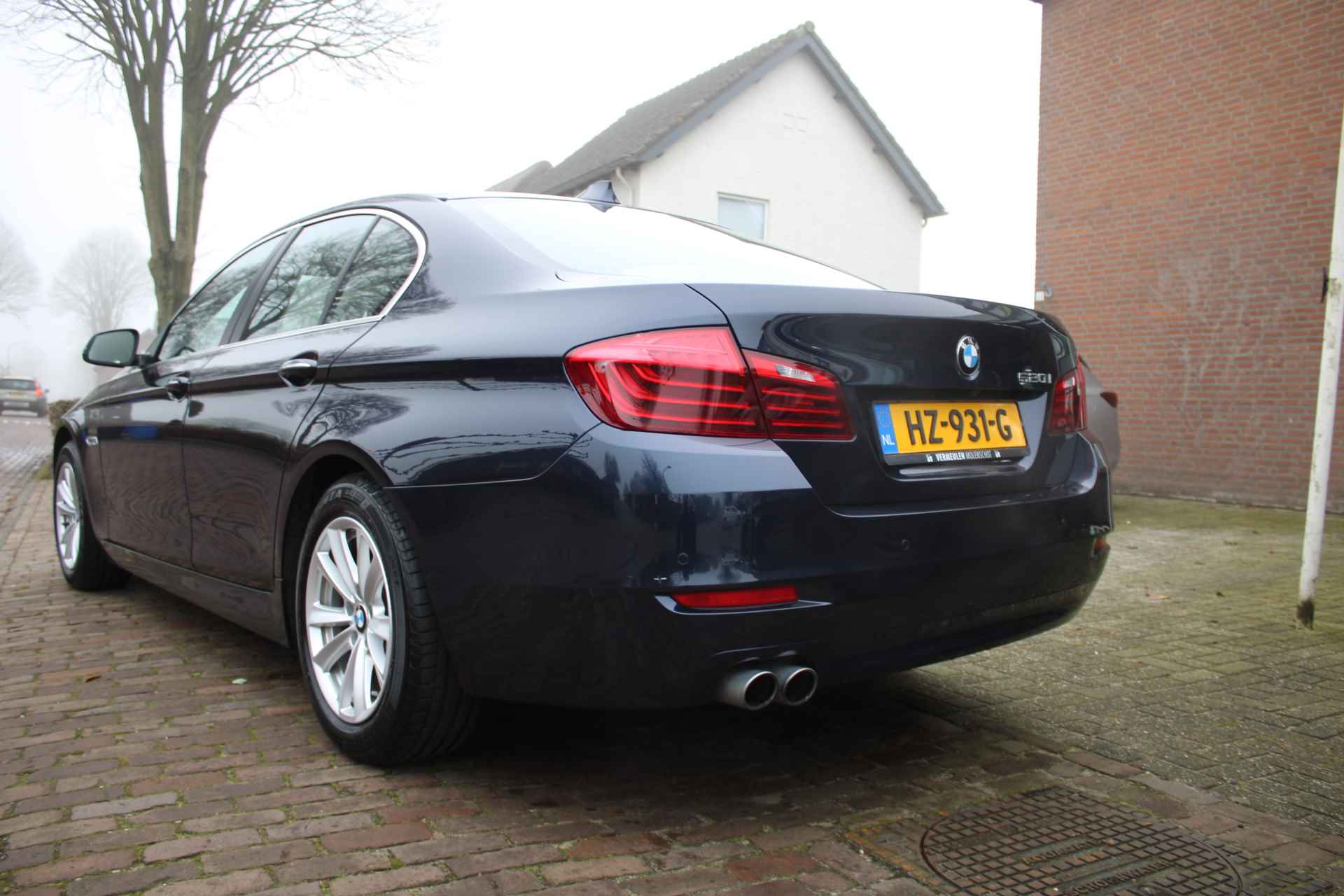 BMW 5-Serie 520i 184PK High Executive + 17"/ Navi/ Clima/ Cruise/ Leder/ Xenon/ Head-UP/ NL auto - 9/51