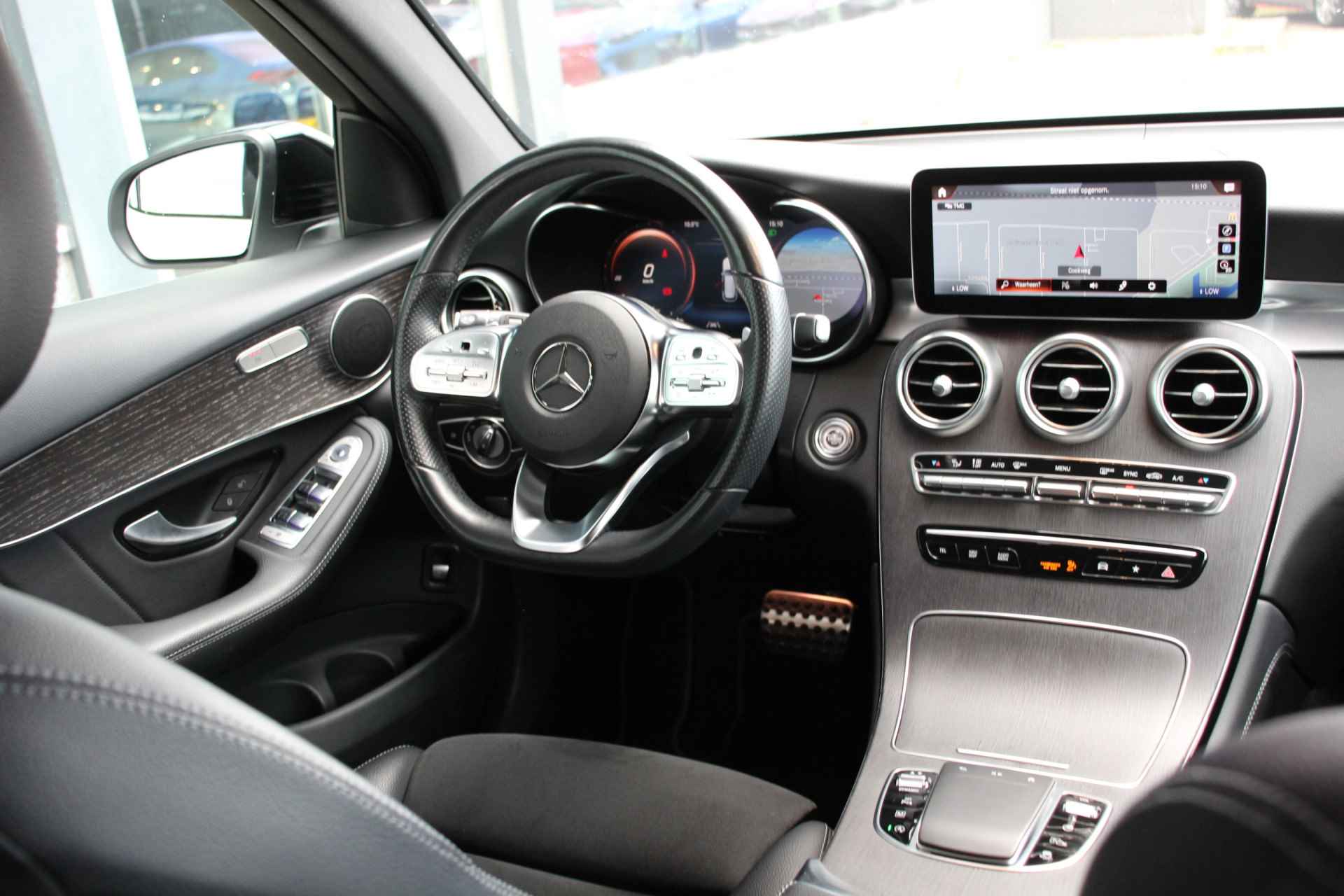 Mercedes-Benz GLC 200 4MATIC Premium Plus AMG | VC | Sfeerverlichting | 20'' - 10/38