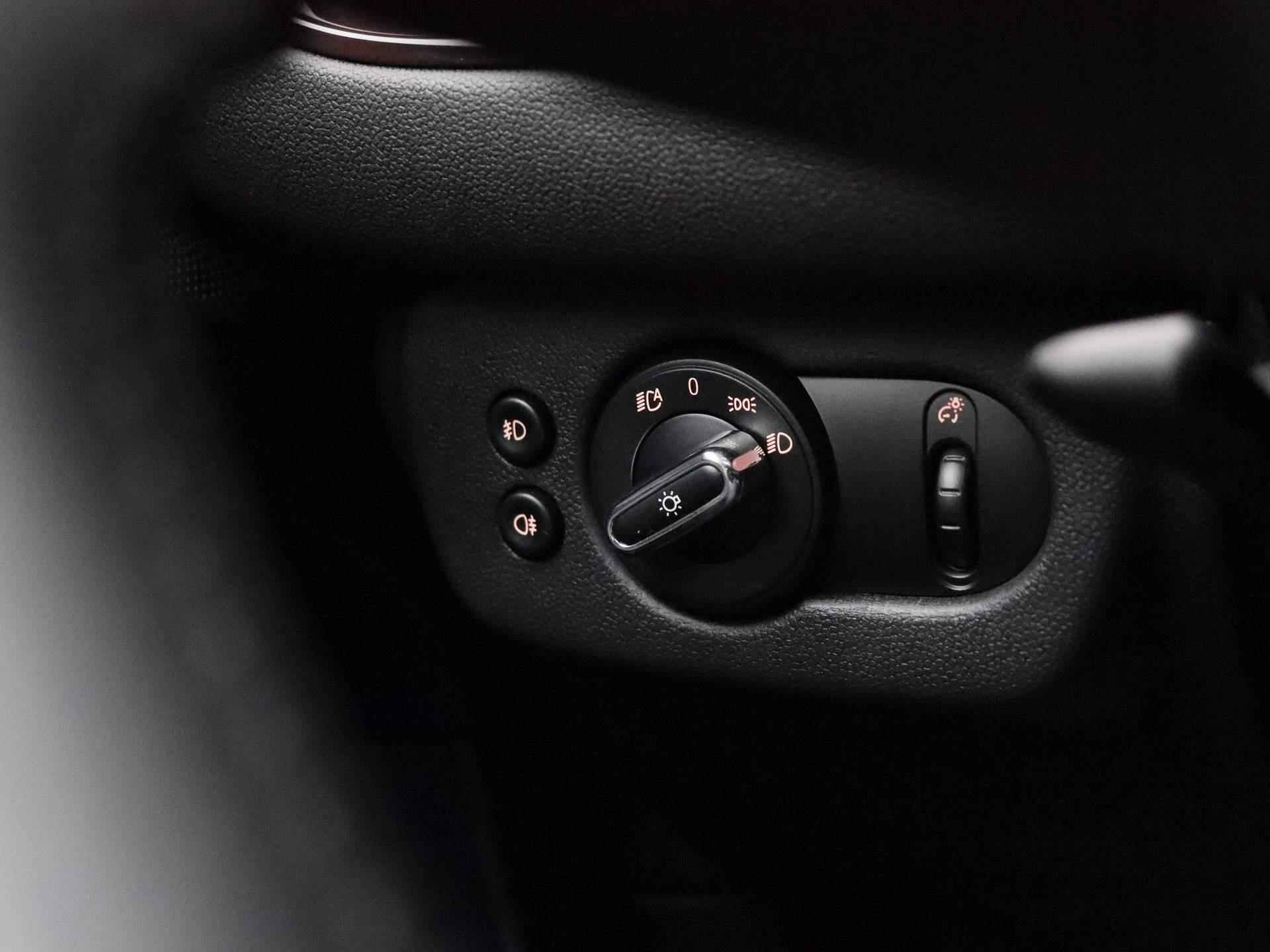 Mini Mini Clubman 2.0 Cooper S Knightsbridge Edition | Panoramadak | Automaat | Cruise Control | Navigatie | Stoelverwarming | - 25/44