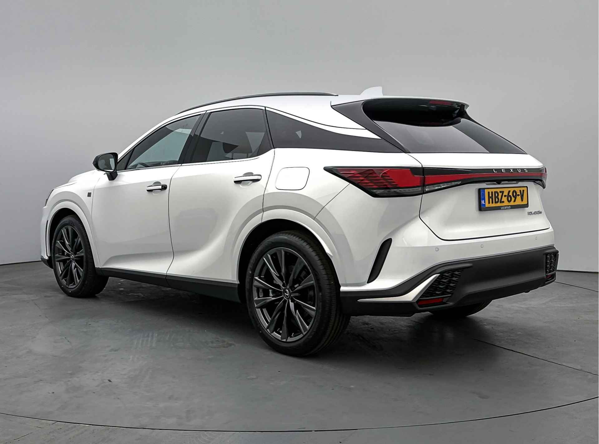 Lexus RX 450+ F Sport Design Plug In Limited | Navigatie | 360 Camera | Panoramadak | LM velgen | Dodehoek Ass. | Parkeersensoren | Stoel en stuurwiel verwarmd | - 23/54