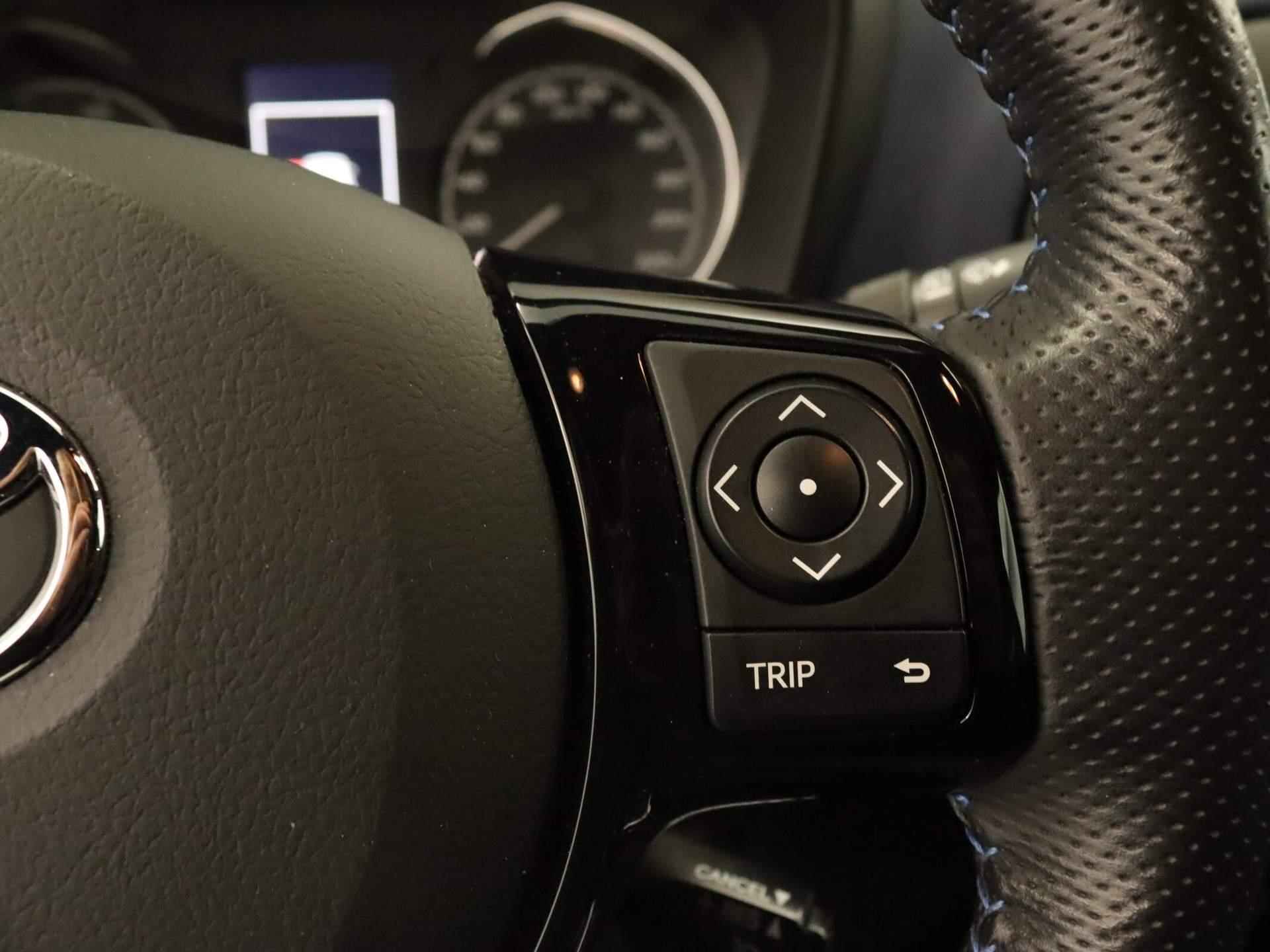 Toyota Yaris 1.5 Hybrid Bi-Tone - NAVIGATIE - BI-TONE - CRUISE CONTROL - ACHTERUITRIJ CAMERA - CLIMATE CONTROL - 18/33