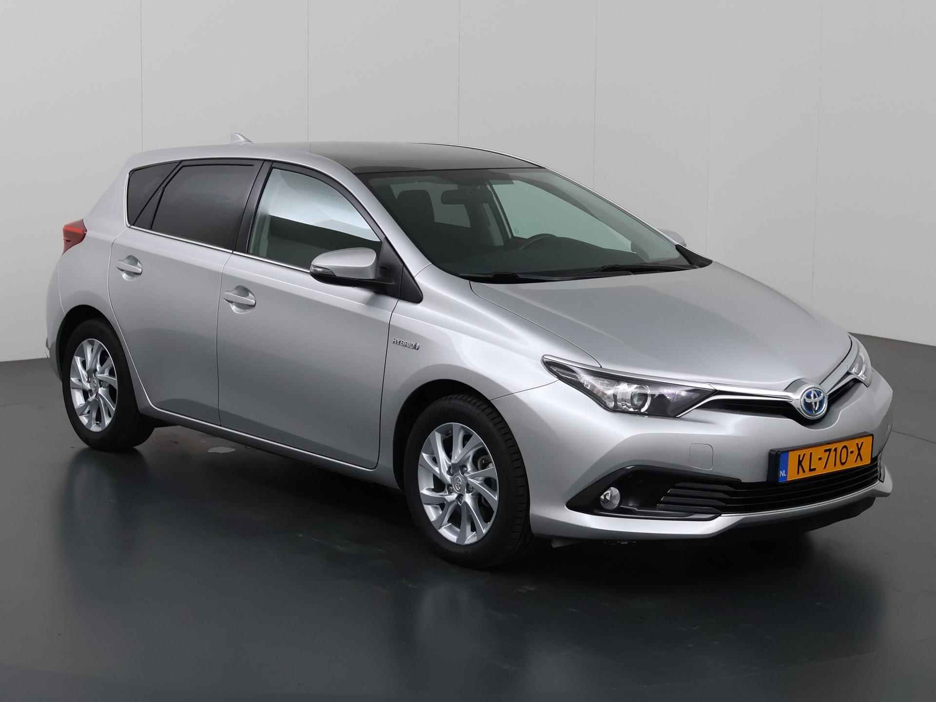 Toyota Auris 1.8 Hybrid Trend | Trekhaak | Panoramadak | Navigatie | Keyless Go | Cruise Control | Parkeercamera | - 24/43