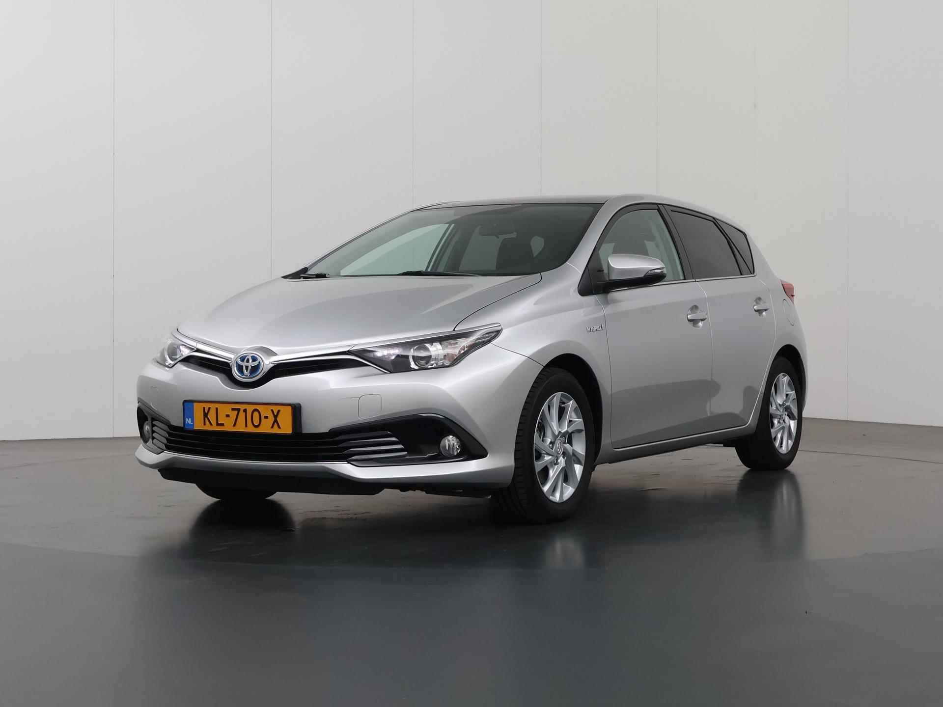 Toyota Auris 1.8 Hybrid Trend | Trekhaak | Panoramadak | Navigatie | Keyless Go | Cruise Control | Parkeercamera | - 43/43