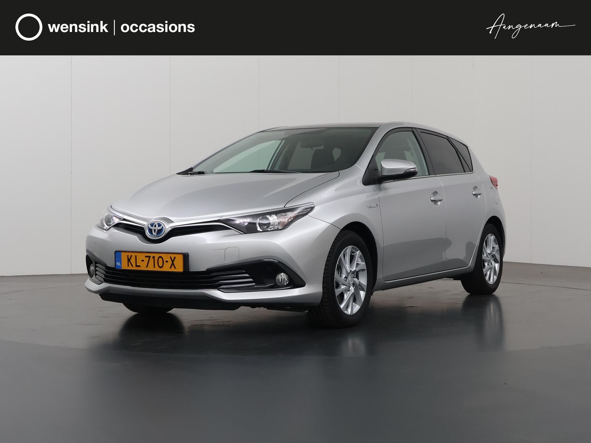 Toyota Auris 1.8 Hybrid Trend | Trekhaak | Panoramadak | Navigatie | Keyless Go | Cruise Control | Parkeercamera |