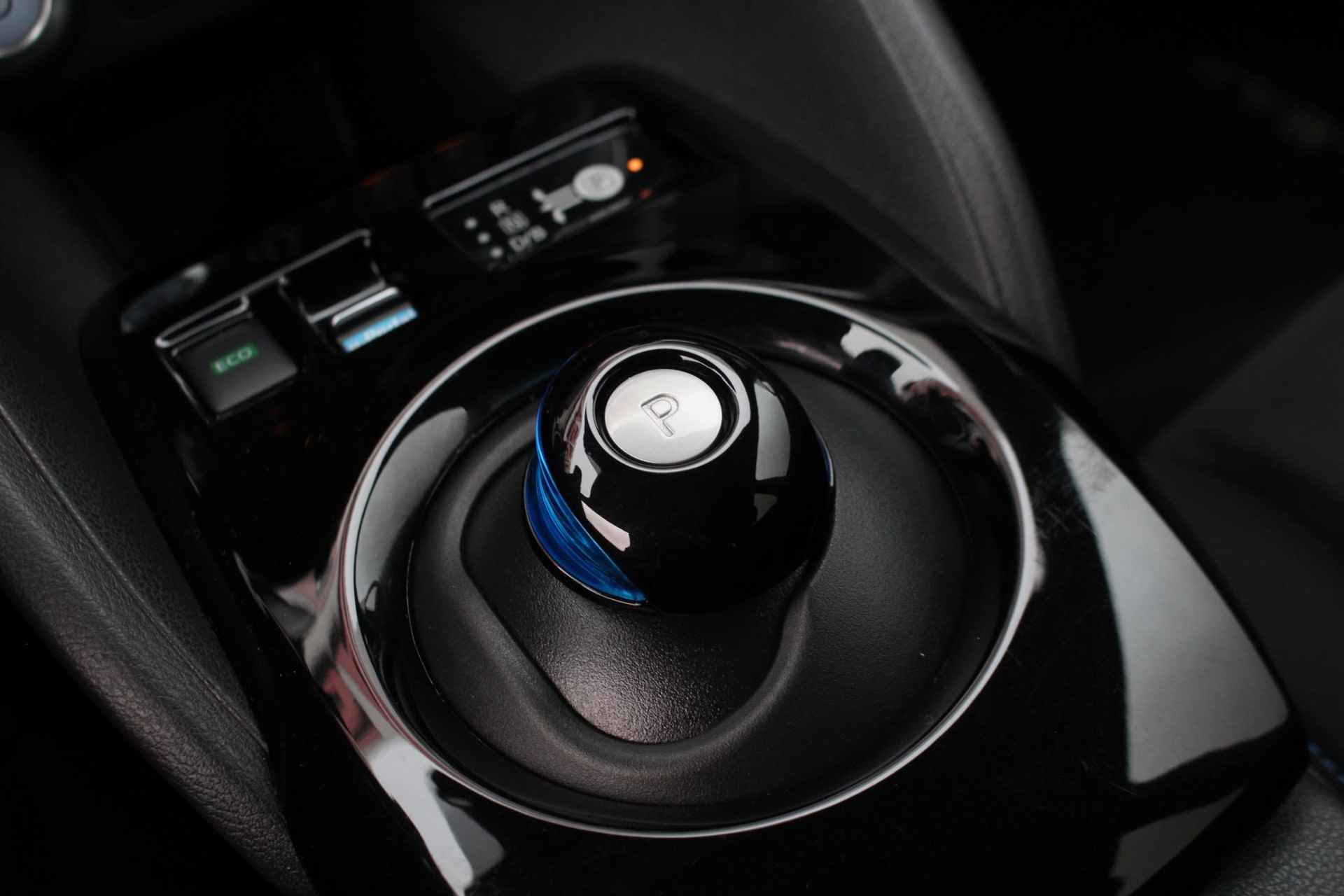 Nissan LEAF e+ N-Connecta 62 kWh 218pk | Warmtepomp | 360 Camera | Navigatie | Stoelverwarming | Adaptive Cruise Control | LED Koplampen | LMV - 30/38