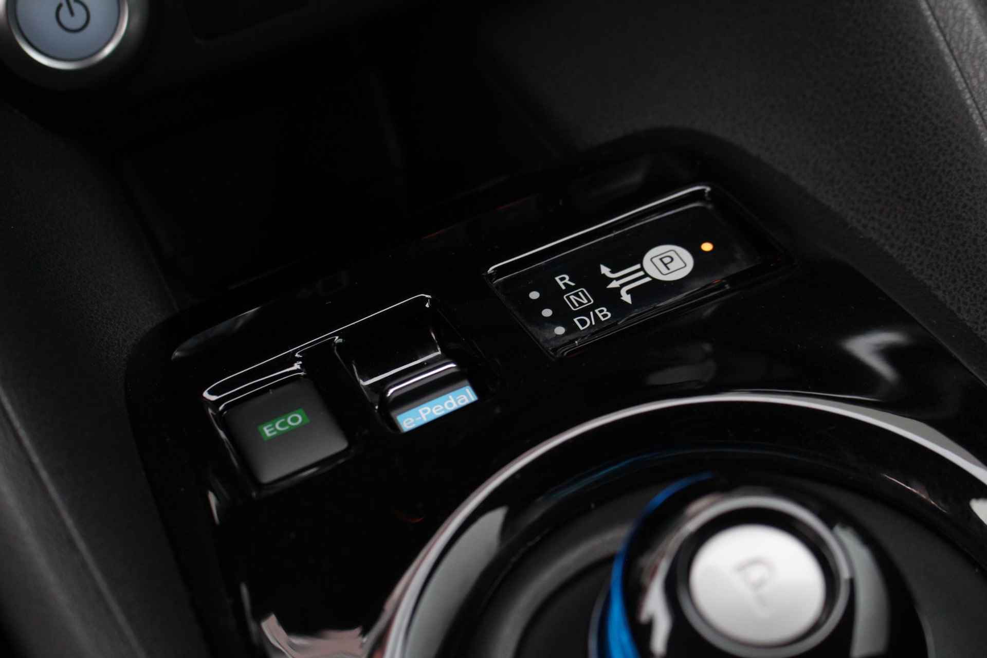 Nissan LEAF e+ N-Connecta 62 kWh 218pk | Warmtepomp | 360 Camera | Navigatie | Stoelverwarming | Adaptive Cruise Control | LED Koplampen | LMV - 31/38
