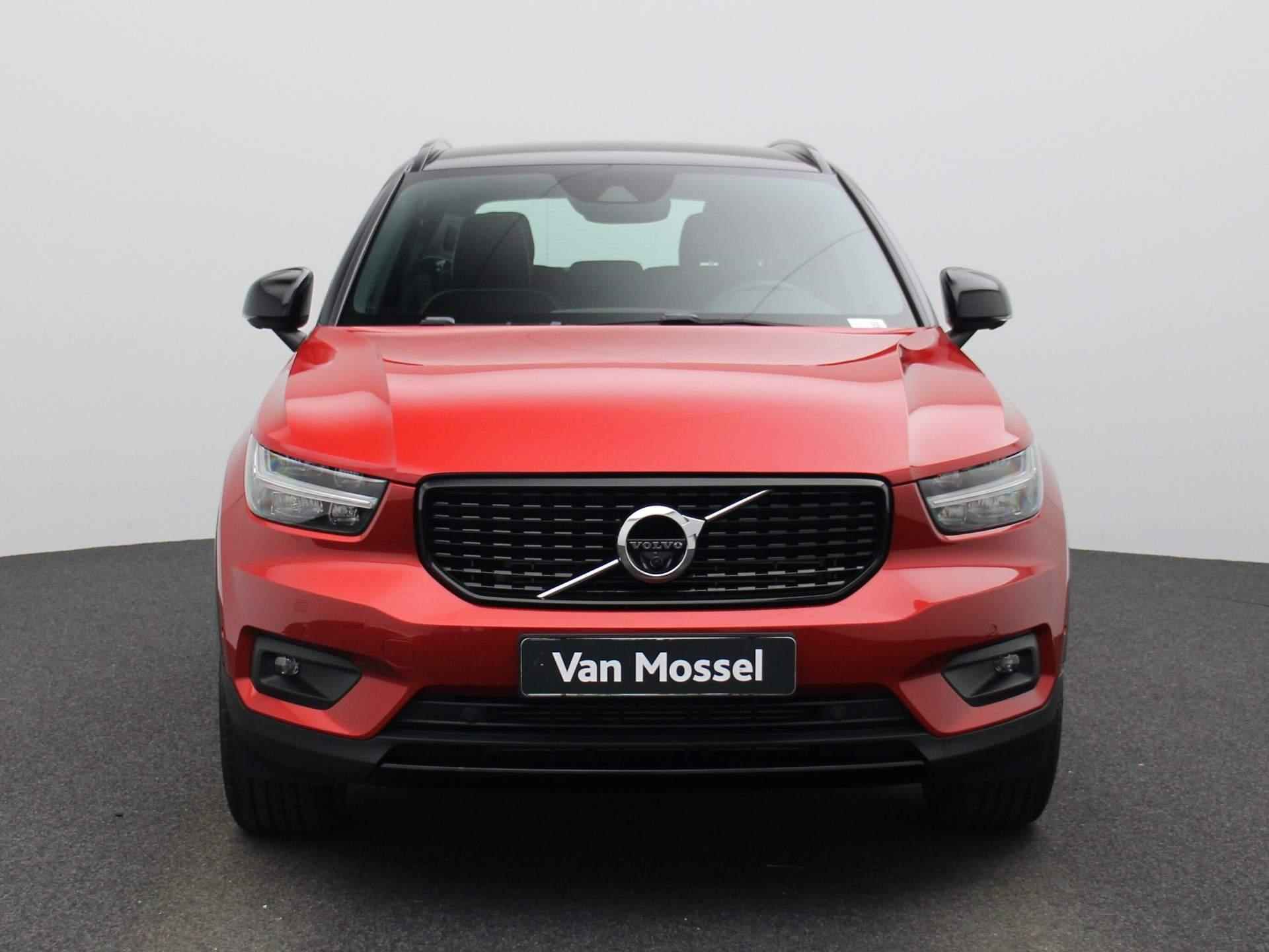 Volvo XC40 1.5 T5 Recharge R-Design | Automaat | Navigatie | Stoel\Stuur verwarming | Camera | Virtual cockpit | Elec. kofferklep | Climate control | Harman Kardon | Apple carplay - 3/42