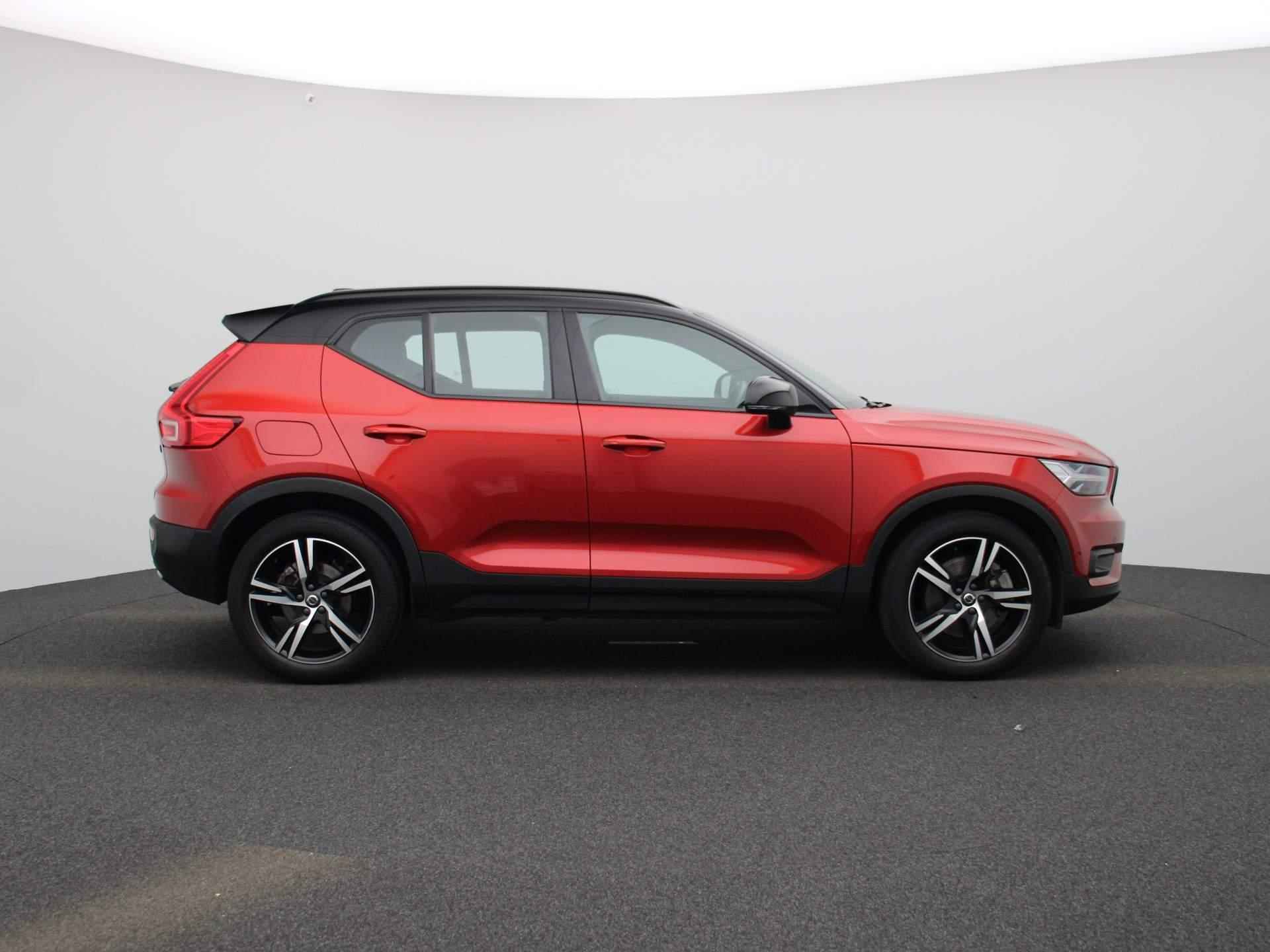 Volvo XC40 1.5 T5 Recharge R-Design | Automaat | Navigatie | Stoel\Stuur verwarming | Camera | Virtual cockpit | Elec. kofferklep | Climate control | Harman Kardon | Apple carplay - 6/42