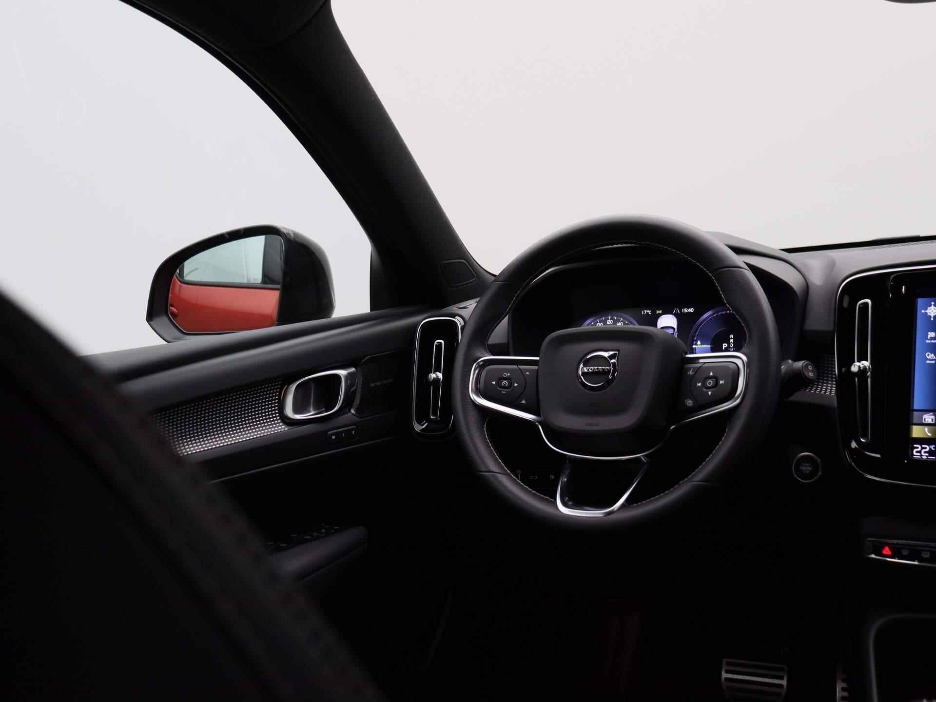 Volvo XC40 1.5 T5 Recharge R-Design | Automaat | Navigatie | Stoel\Stuur verwarming | Camera | Virtual cockpit | Elec. kofferklep | Climate control | Harman Kardon | Apple carplay - 10/42