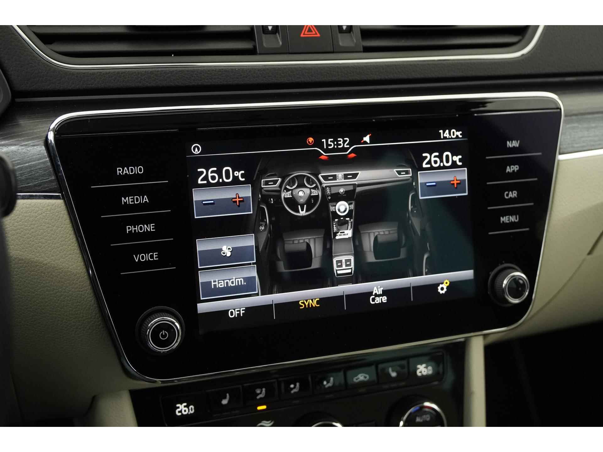 Škoda Superb Combi 1.5 TSI ACT Style DSG | Panoramadak | Leder | Memory Seats | Zondag Open! - 11/48
