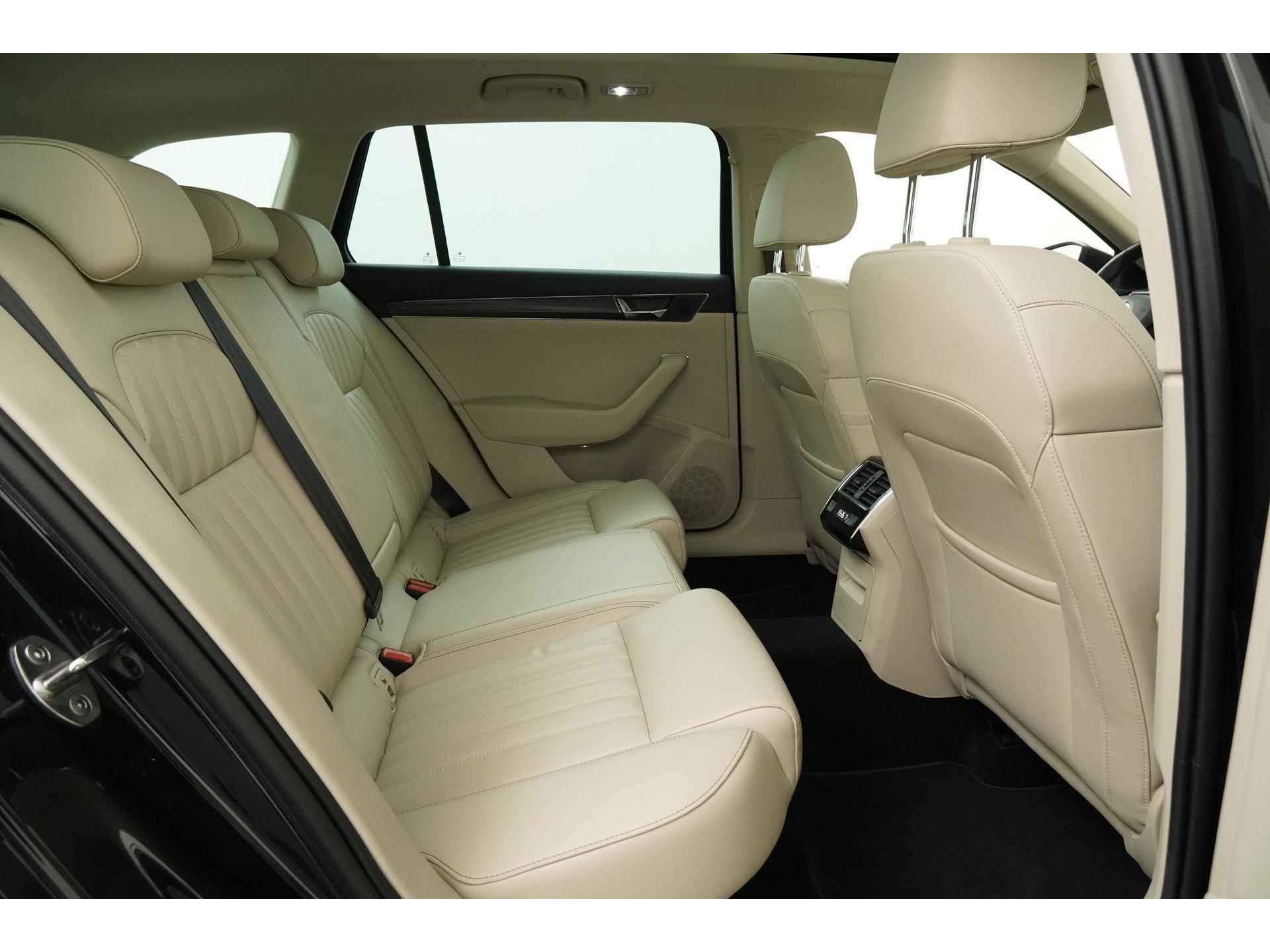 Škoda Superb Combi 1.5 TSI ACT Style DSG | Panoramadak | Leder | Memory Seats | Zondag Open! - 27/48