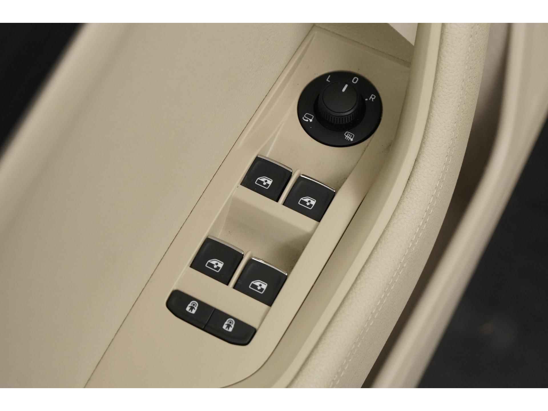 Škoda Superb Combi 1.5 TSI ACT Style DSG | Panoramadak | Leder | Memory Seats | Zondag Open! - 37/48