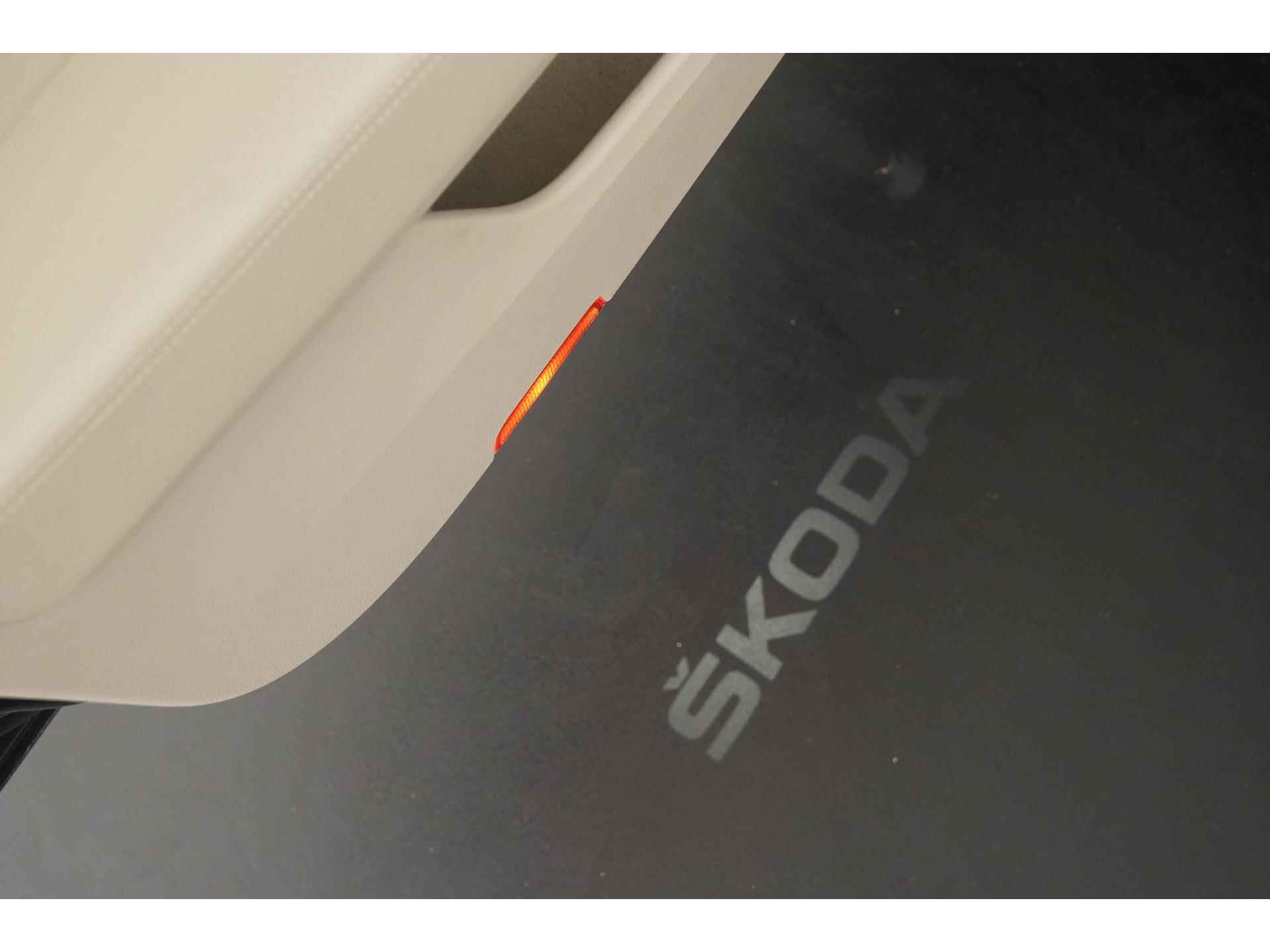 Škoda Superb Combi 1.5 TSI ACT Style DSG | Panoramadak | Leder | Memory Seats | Zondag Open! - 38/48