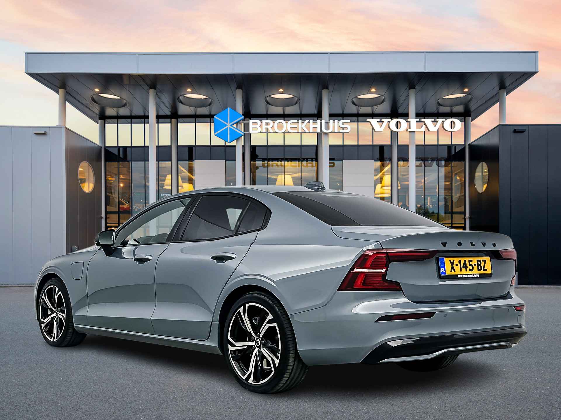 Volvo S60 T6 AWD Recharge Plus Dark | 19" | Sportstoelen | Adaptieve cruise | BLIS | Elektrische stoelen | Stoel- stuuverwarming - 5/32