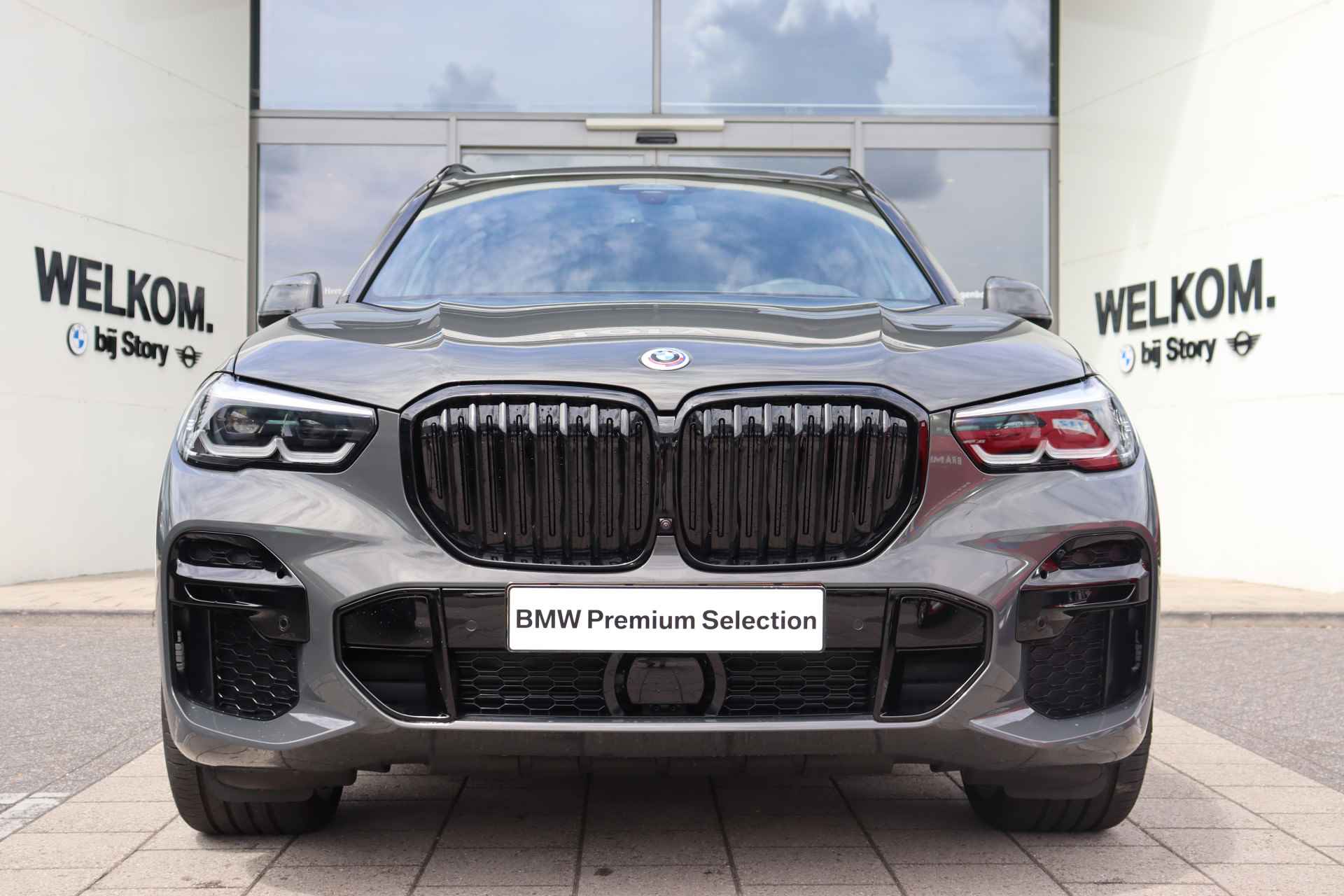 BMW X5 xDrive30d High Executive M Sport Automaat / BMW M 50 Jahre uitvoering / Panoramadak / Adaptief M Onderstel / Trekhaak / Active Steering / Parking Assistant Plus / Comfort Access - 4/23