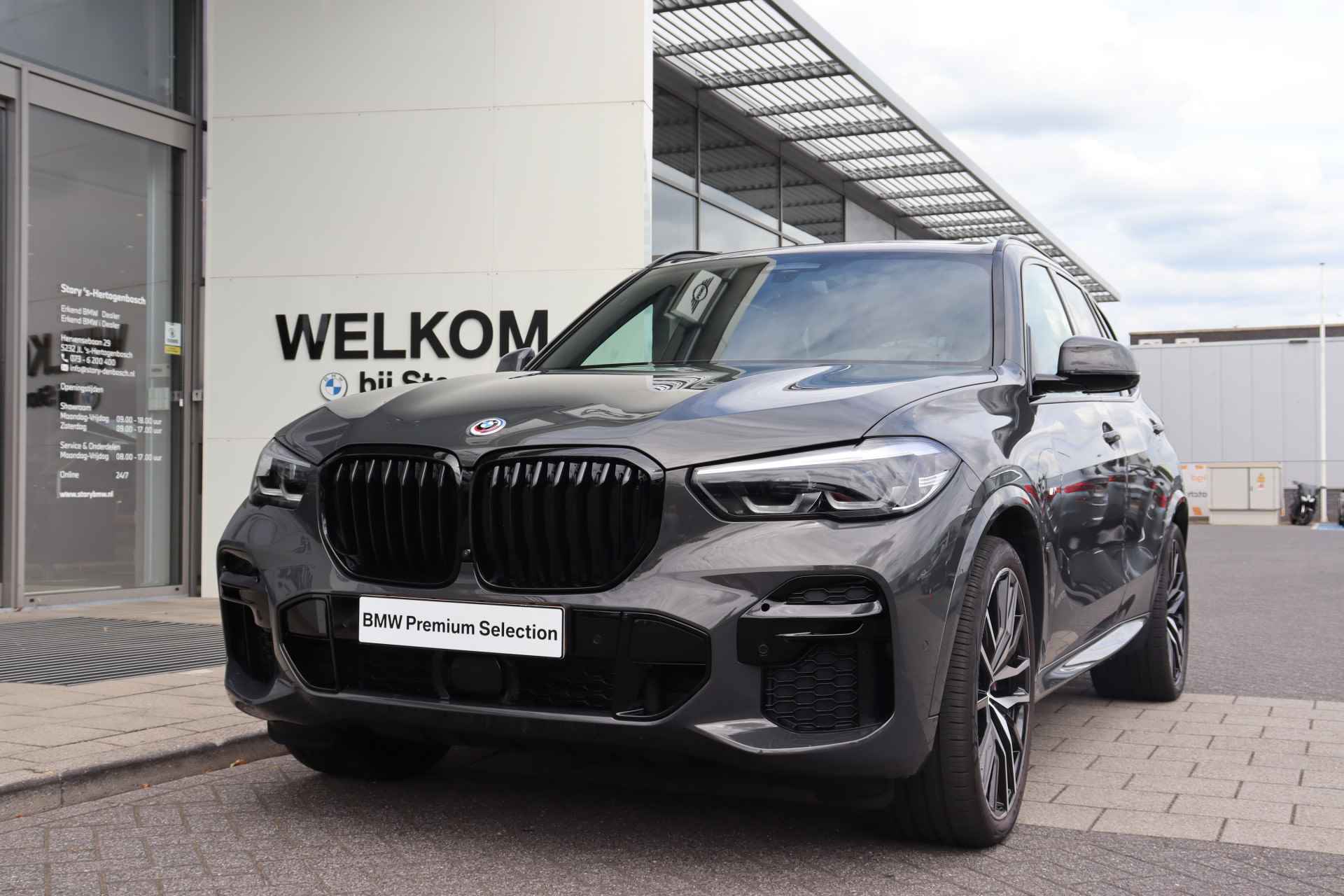 BMW X5 xDrive30d High Executive M Sport Automaat / BMW M 50 Jahre uitvoering / Panoramadak / Adaptief M Onderstel / Trekhaak / Active Steering / Parking Assistant Plus / Comfort Access - 6/23