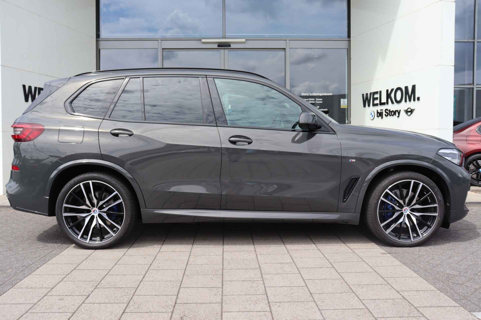 BMW X5 xDrive30d High Executive M Sport Automaat / BMW M 50 Jahre uitvoering / Panoramadak / Adaptief M Onderstel / Trekhaak / Active Steering / Parking Assistant Plus / Comfort Access - 9/23