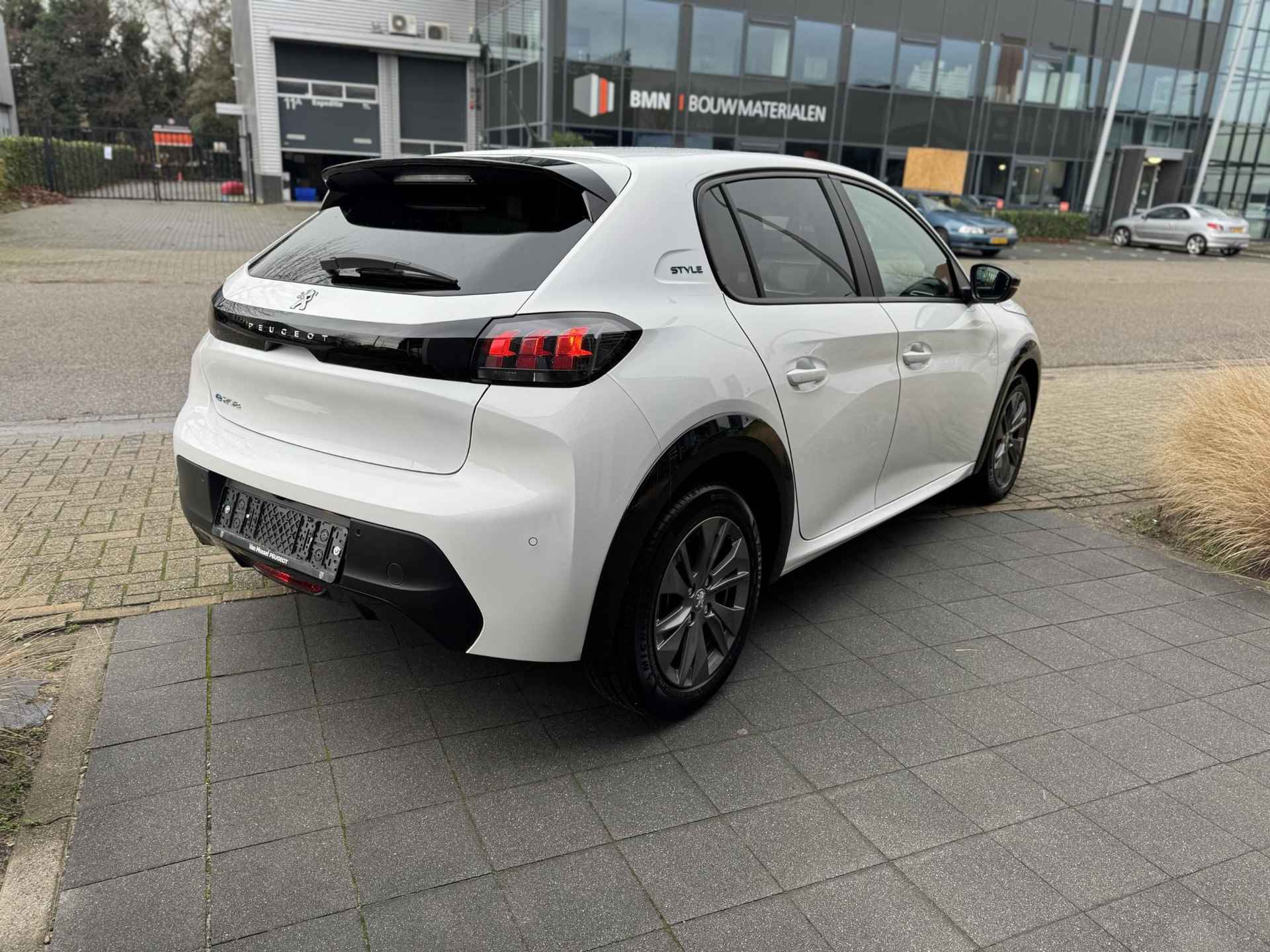 Peugeot e-208 EV Style 50 kWh | Apple Carplay/Android Auto | Camera | Climate control - 5/28